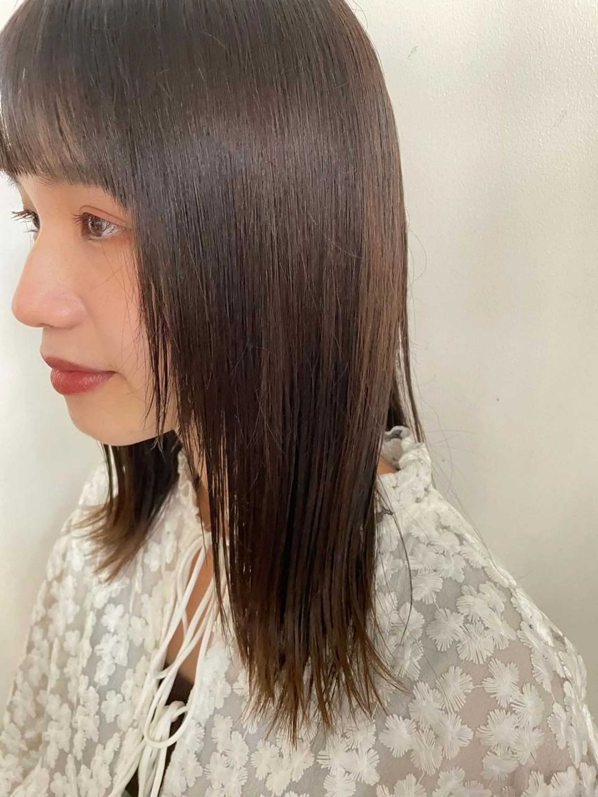 ミディアム 顔周りカット レイヤーカット Asti blanche所属・ブリーチなしWカラー /地毛風/小林凪沙のヘアスタイル