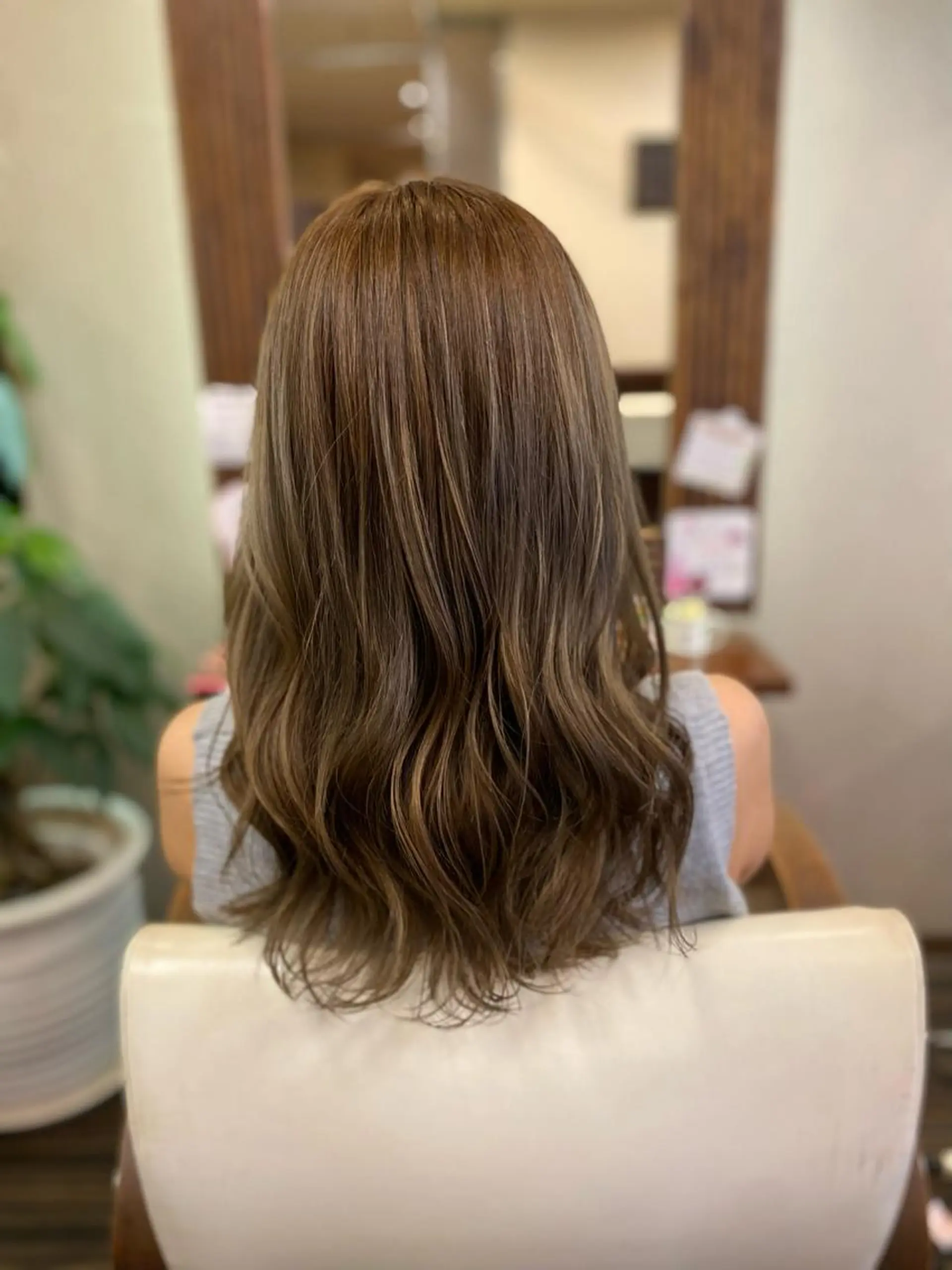 セミロング カラー ヘアアレンジ メンズ カット ヘアカラー トリートメント 加藤 瑠美のヘアスタイル