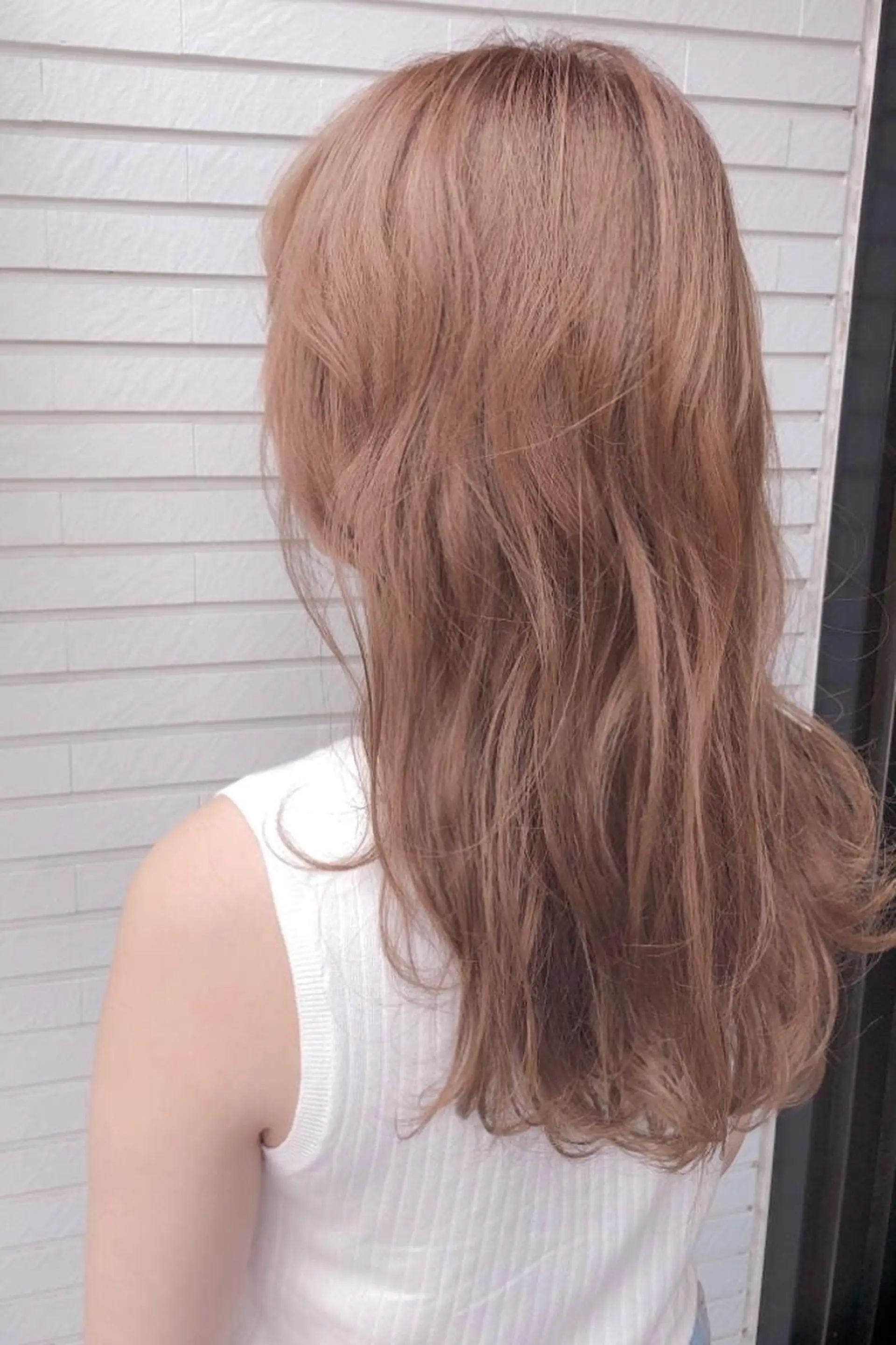 セミロング ﾊｲﾄｰﾝ/ｶﾗｰ/ 用賀/稲若健太郎のヘアスタイル