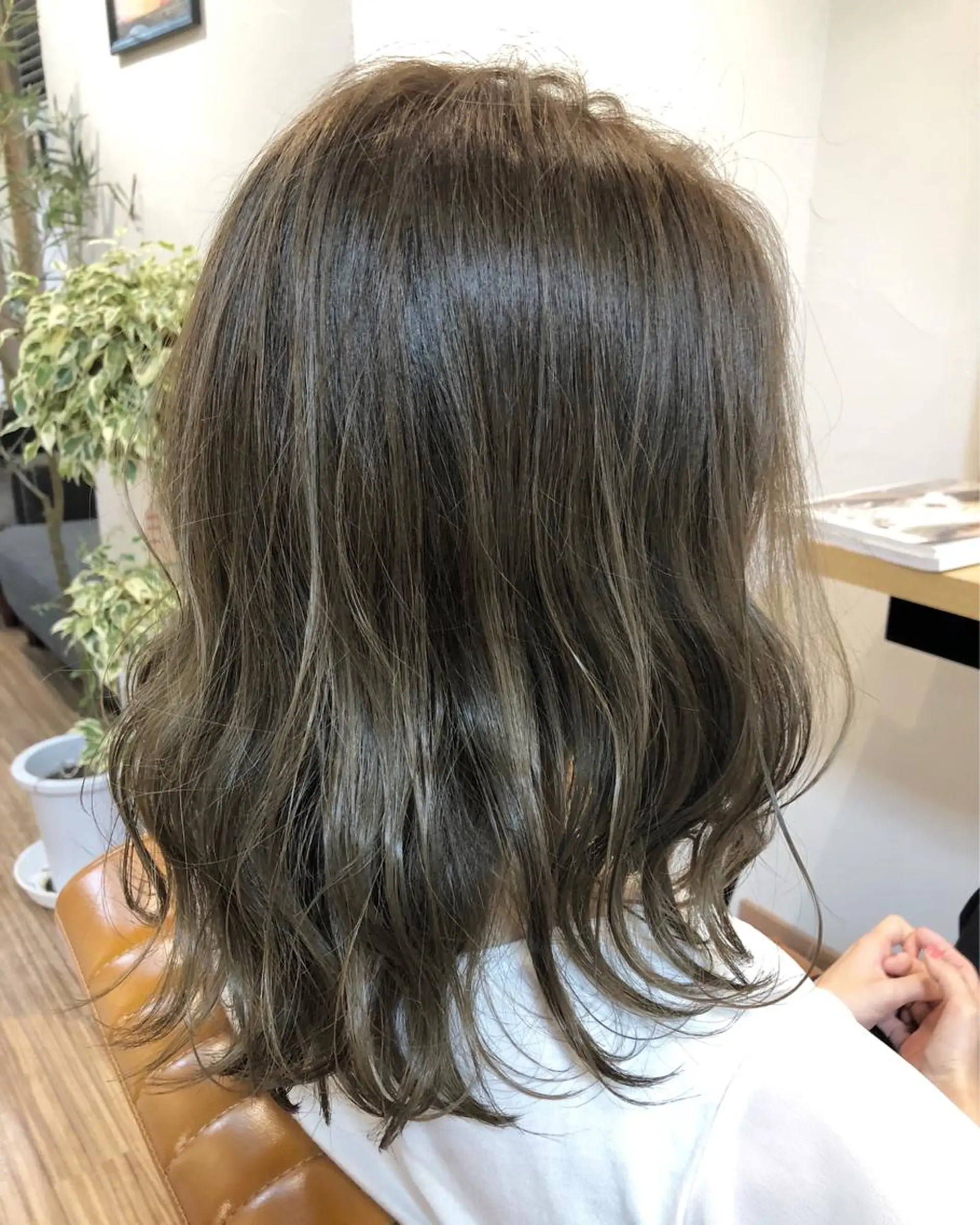 ミディアム カラー パーマ ヘアアレンジ アッシュ アッシュグレー アッシュグレージュ グレージュ カット トリートメント 遠藤 拓馬のヘアスタイル