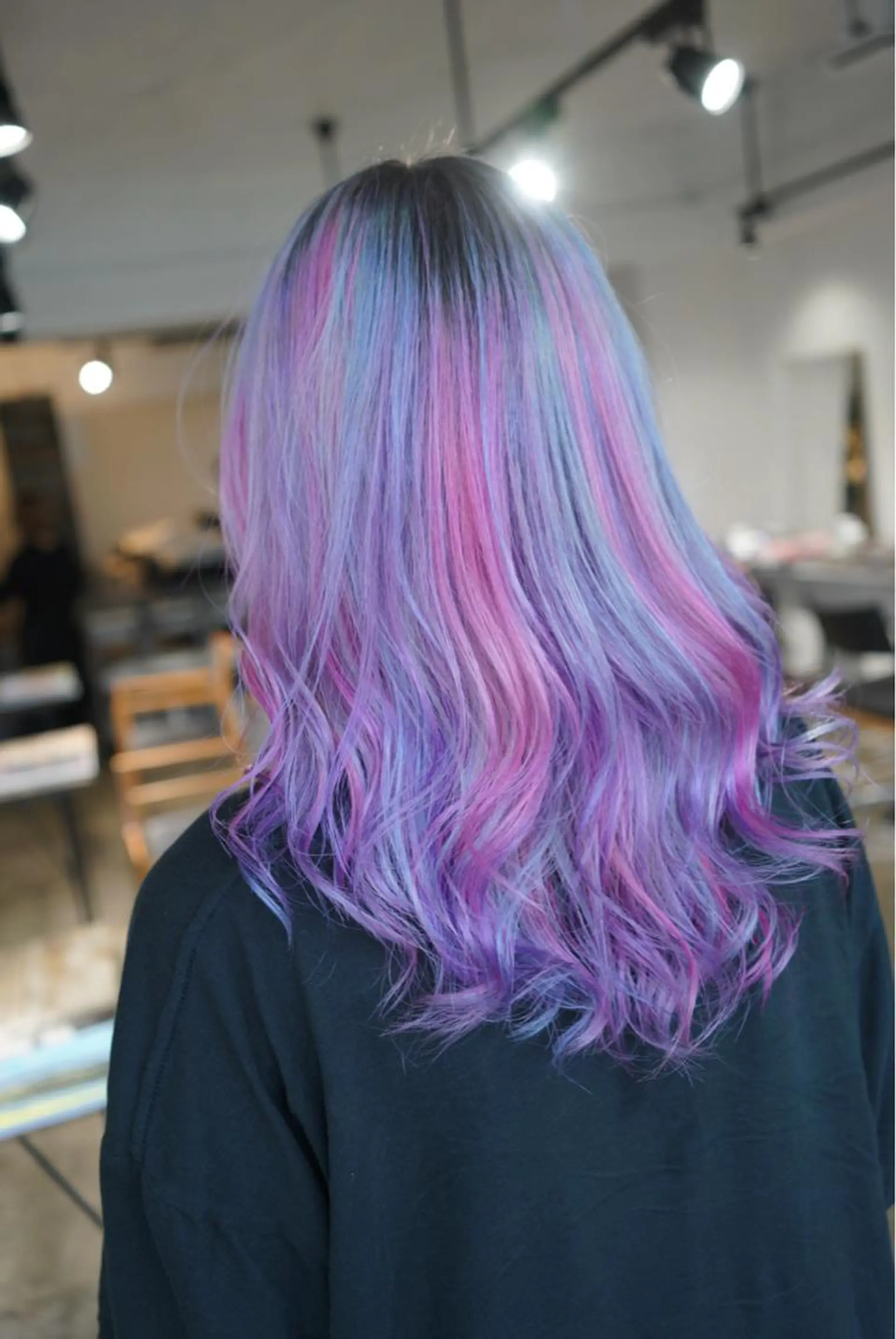 ミディアム カラー ピンクカラー パープルカラー ユニコーンカラー ヘアカラー トリートメント ハイトーン/レイヤー /ケアブリーチ石川治のヘアスタイル