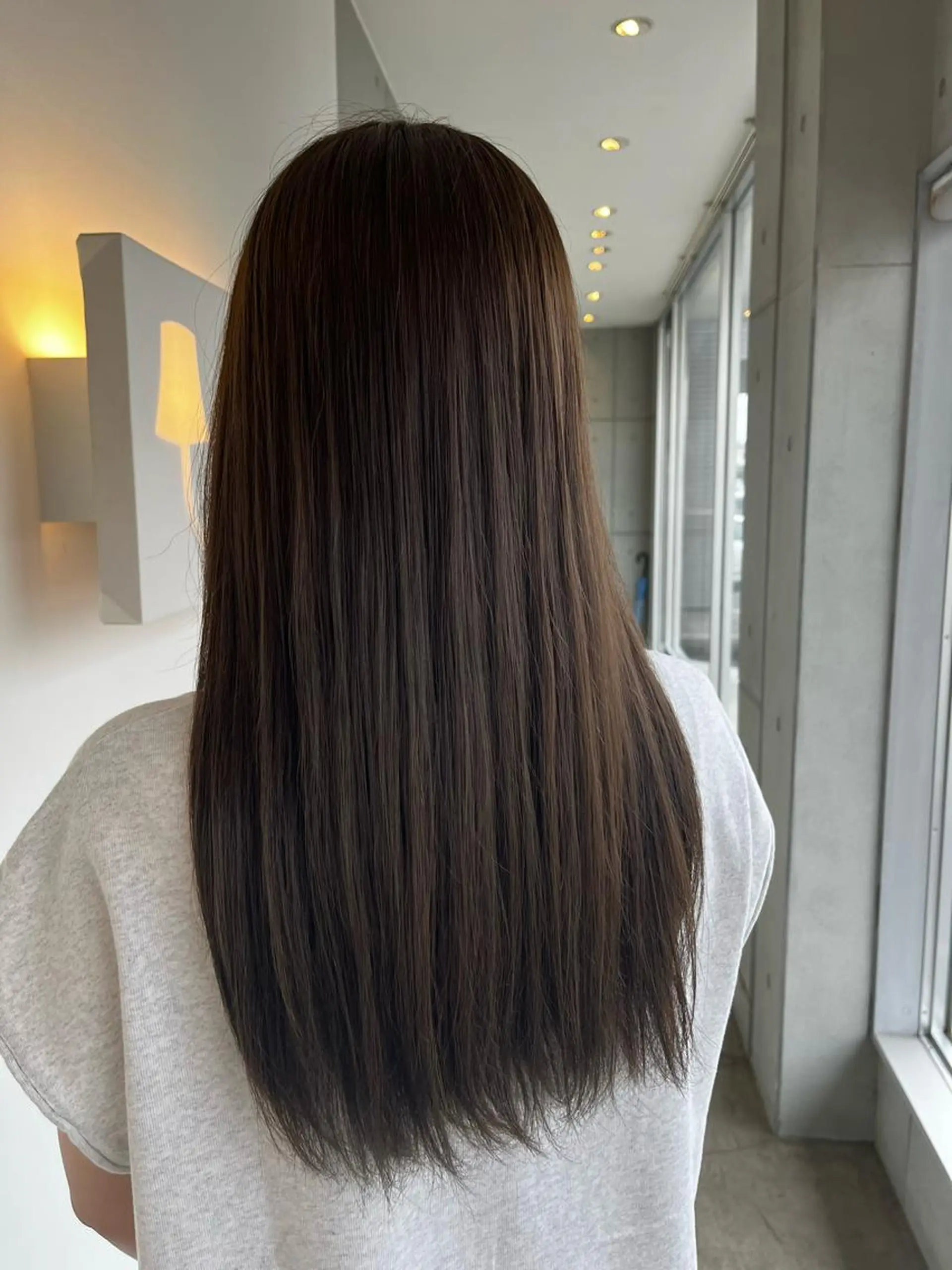 セミロング おせ ちさとのヘアスタイル