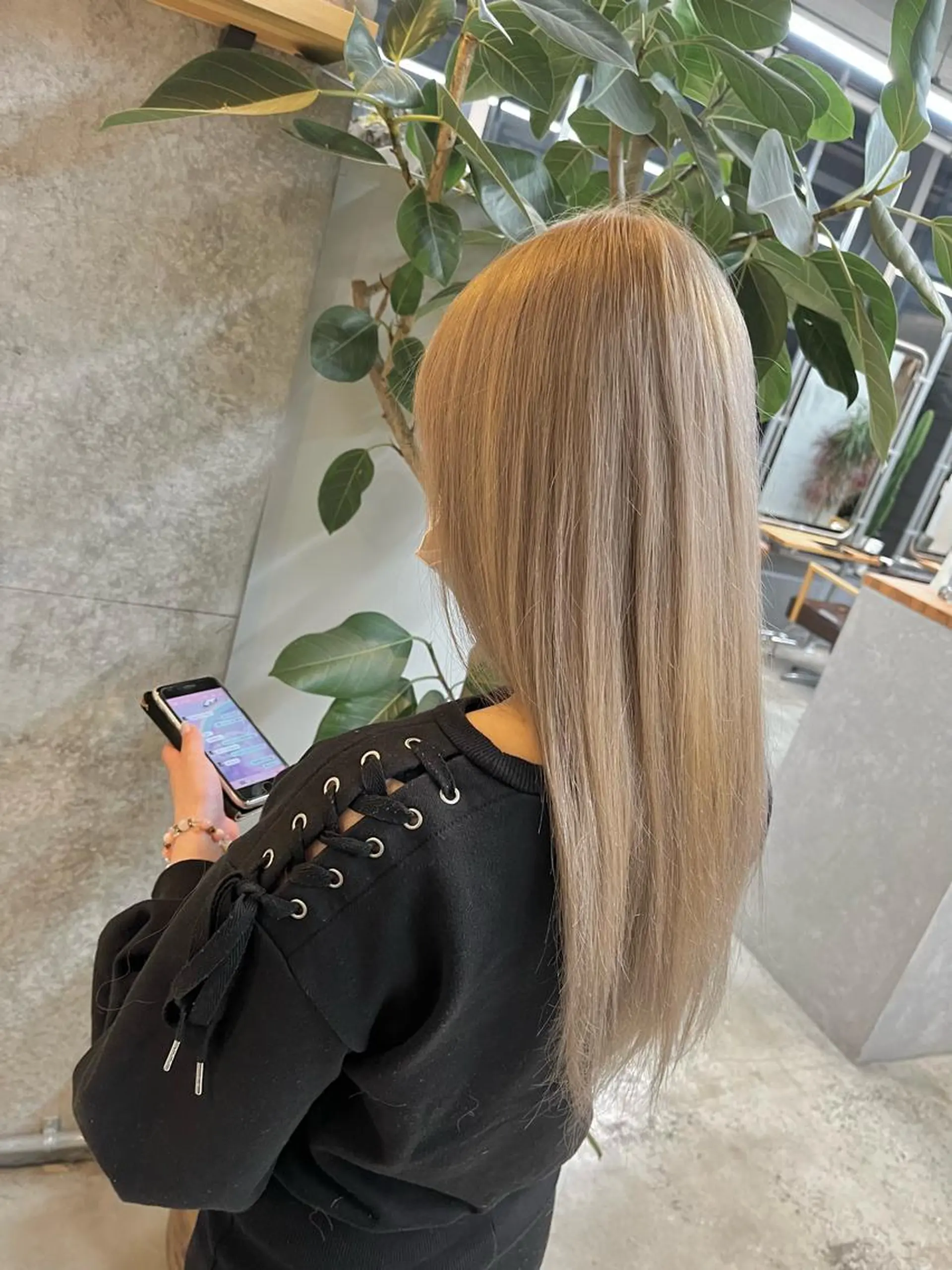 セミロング カラー ヘアカラー ハイトーンカラ ー/小川のヘアスタイル