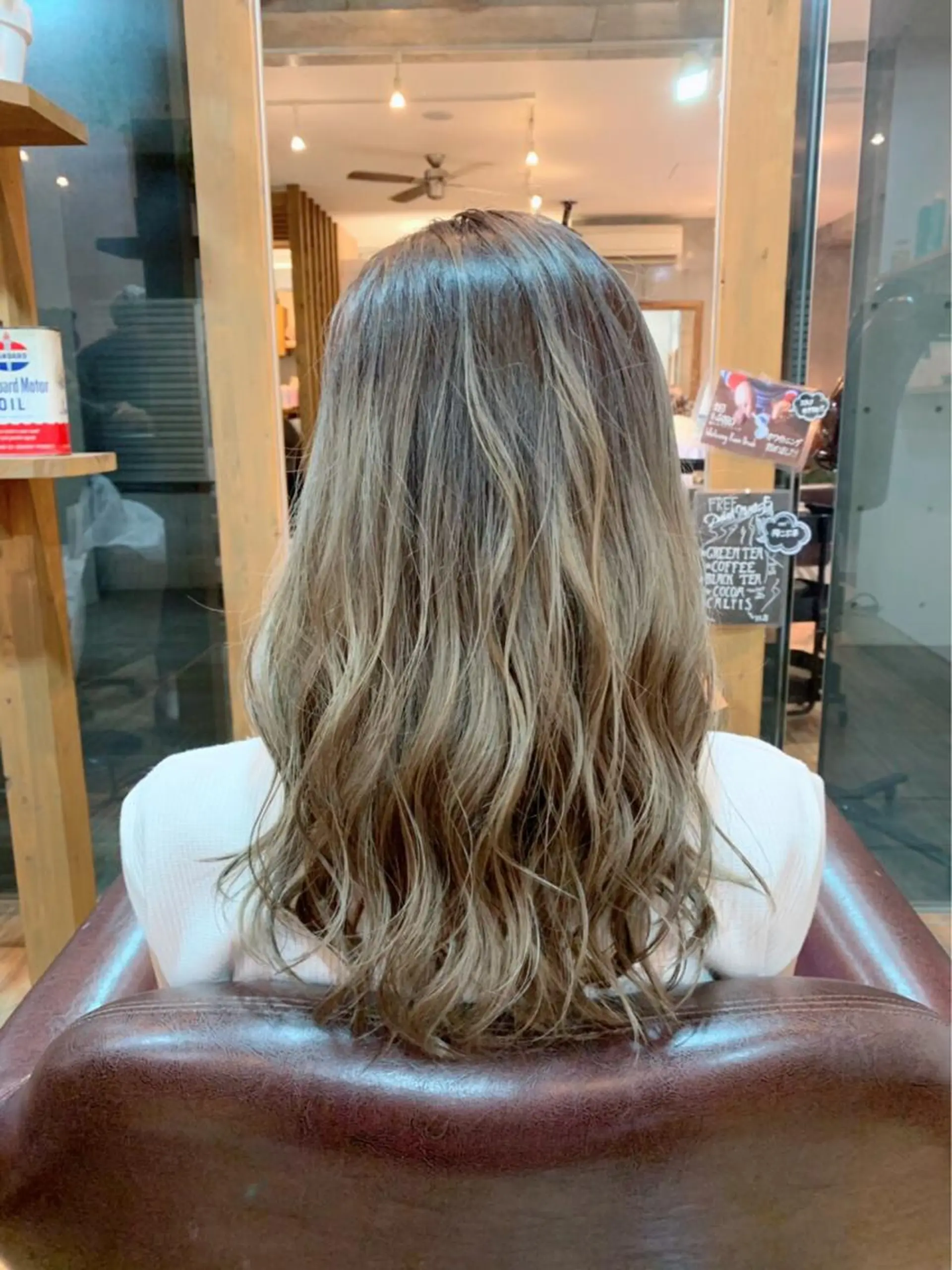 ロング カラー ブリーチ グラデーションカラー グレージュ シールエクステ 🪽CHIAKIのヘアスタイル