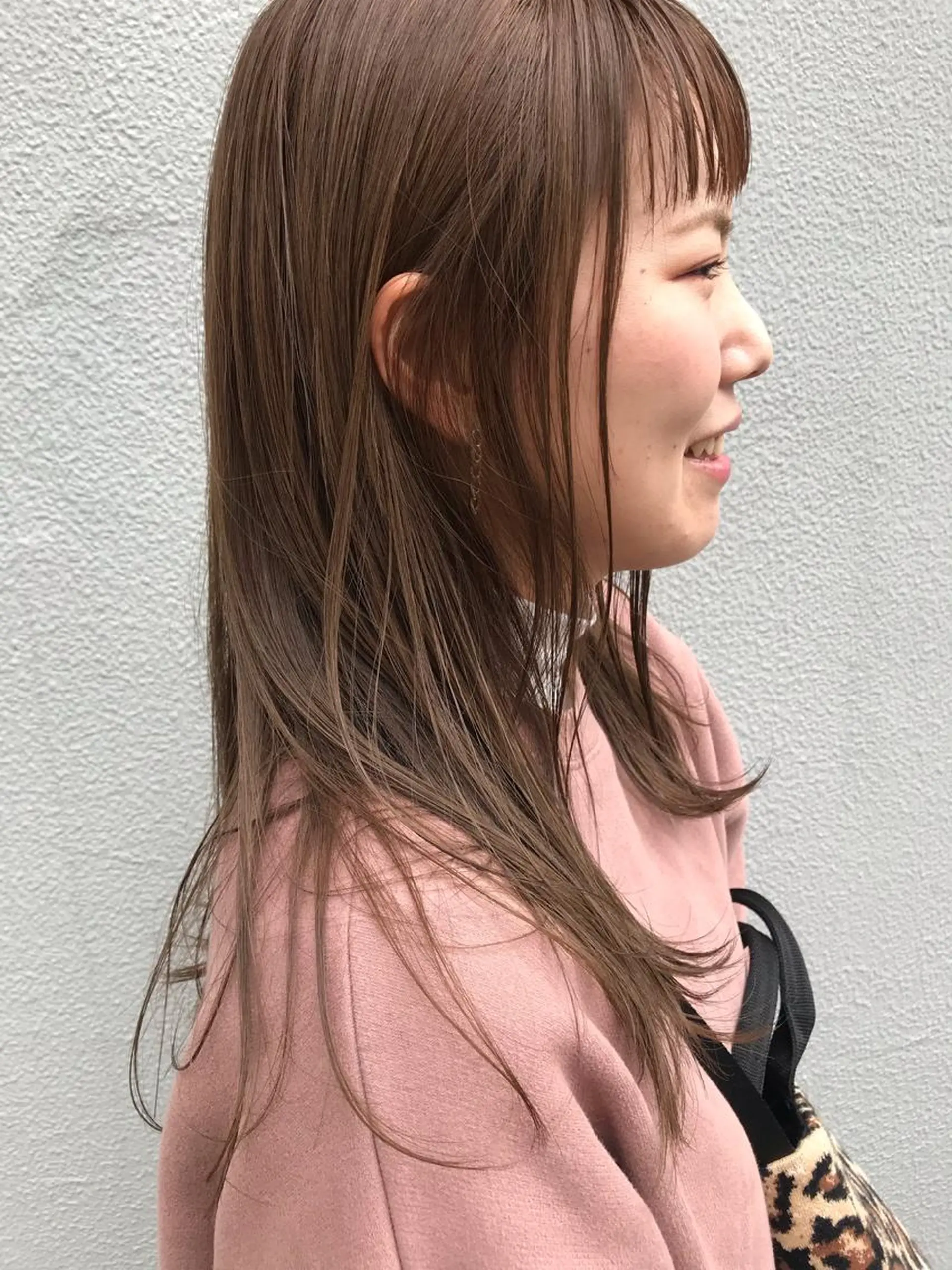 セミロング さの あやねのヘアスタイル