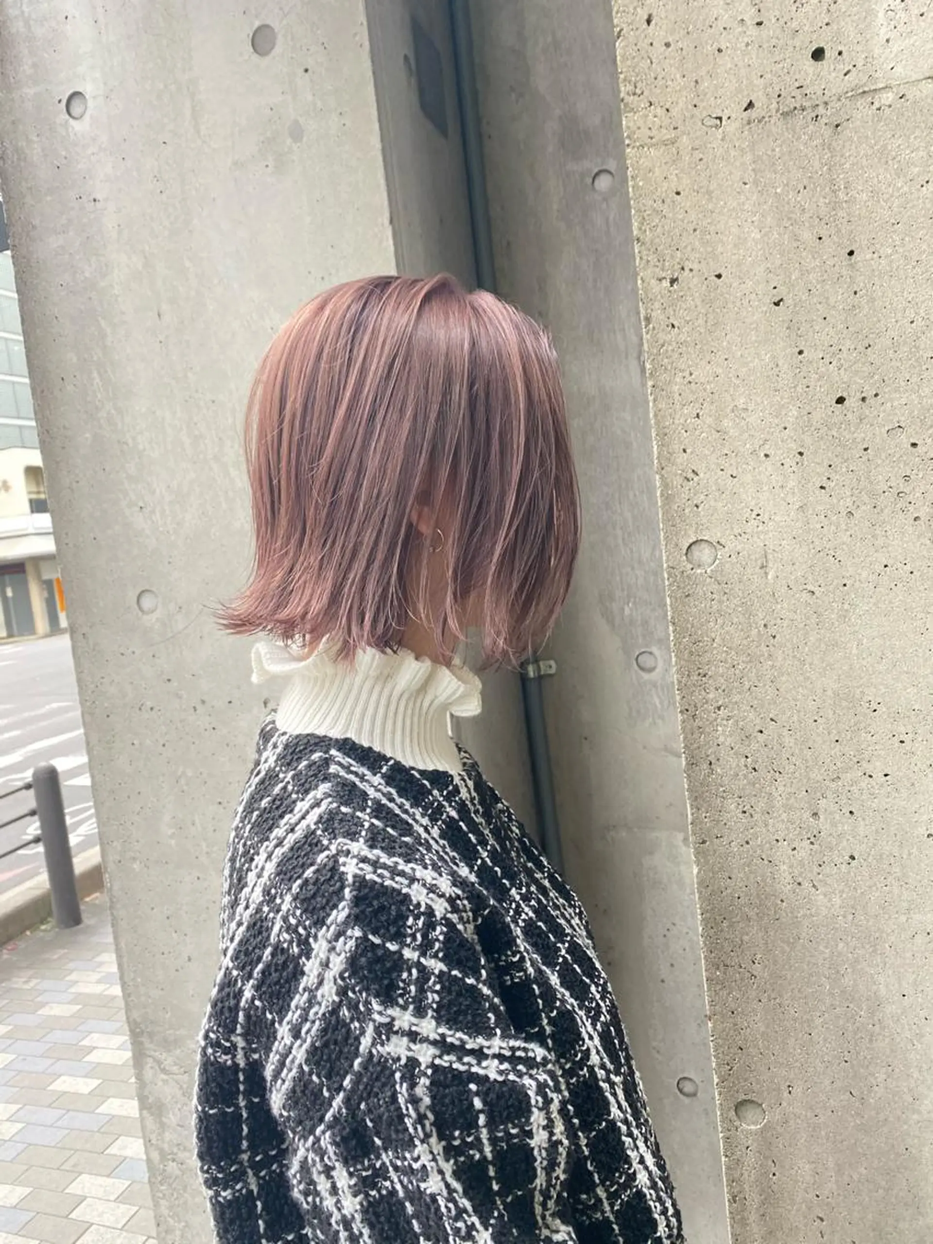 ショート カラー ネイル マツエク・マツパ ベージュカラー ダブルカラー ハイトーンカラー ピンクカラー ピンクベージュ 中山 天地のヘアスタイル