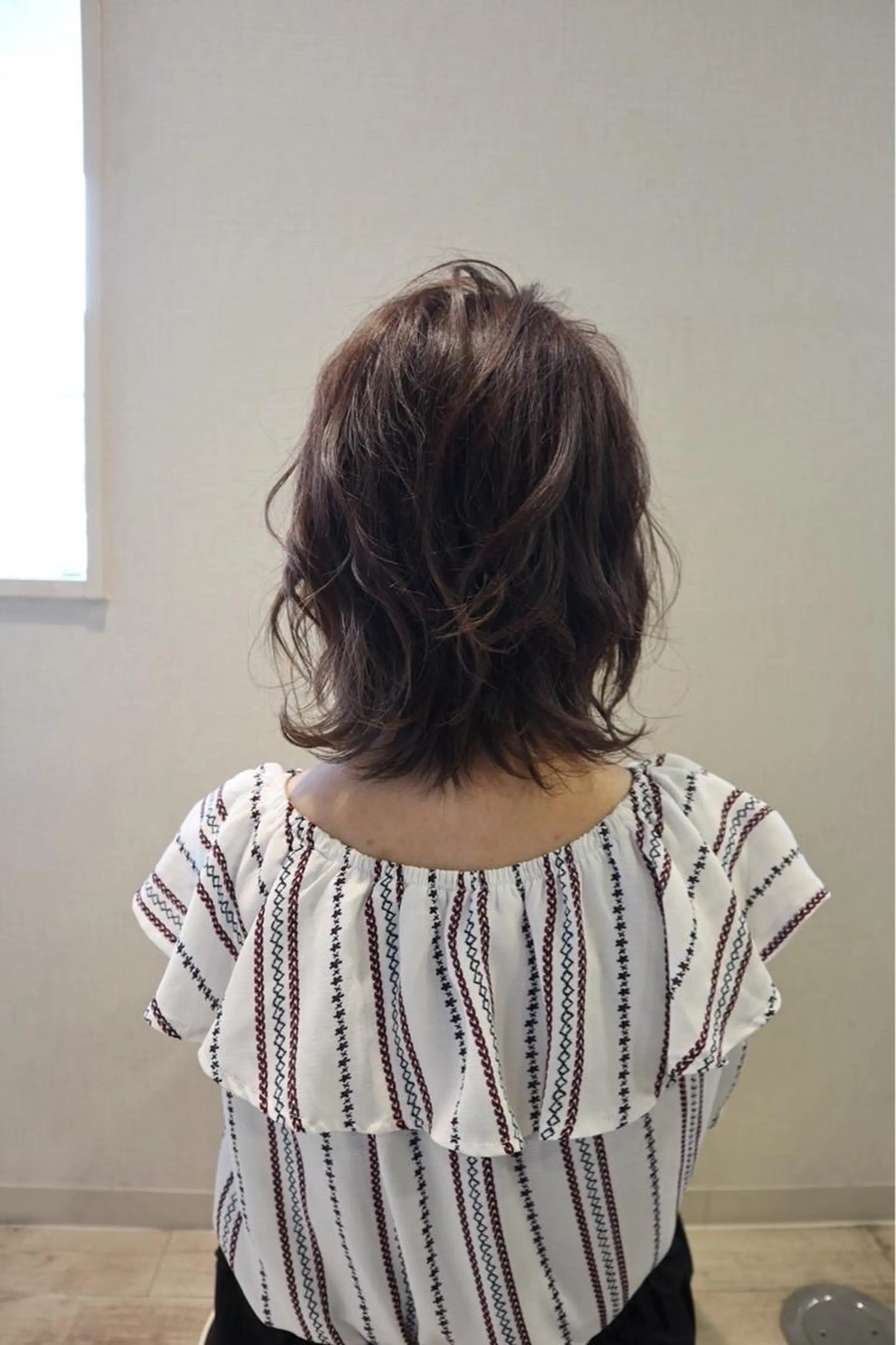ミディアム 岩間 祐佳のヘアスタイル