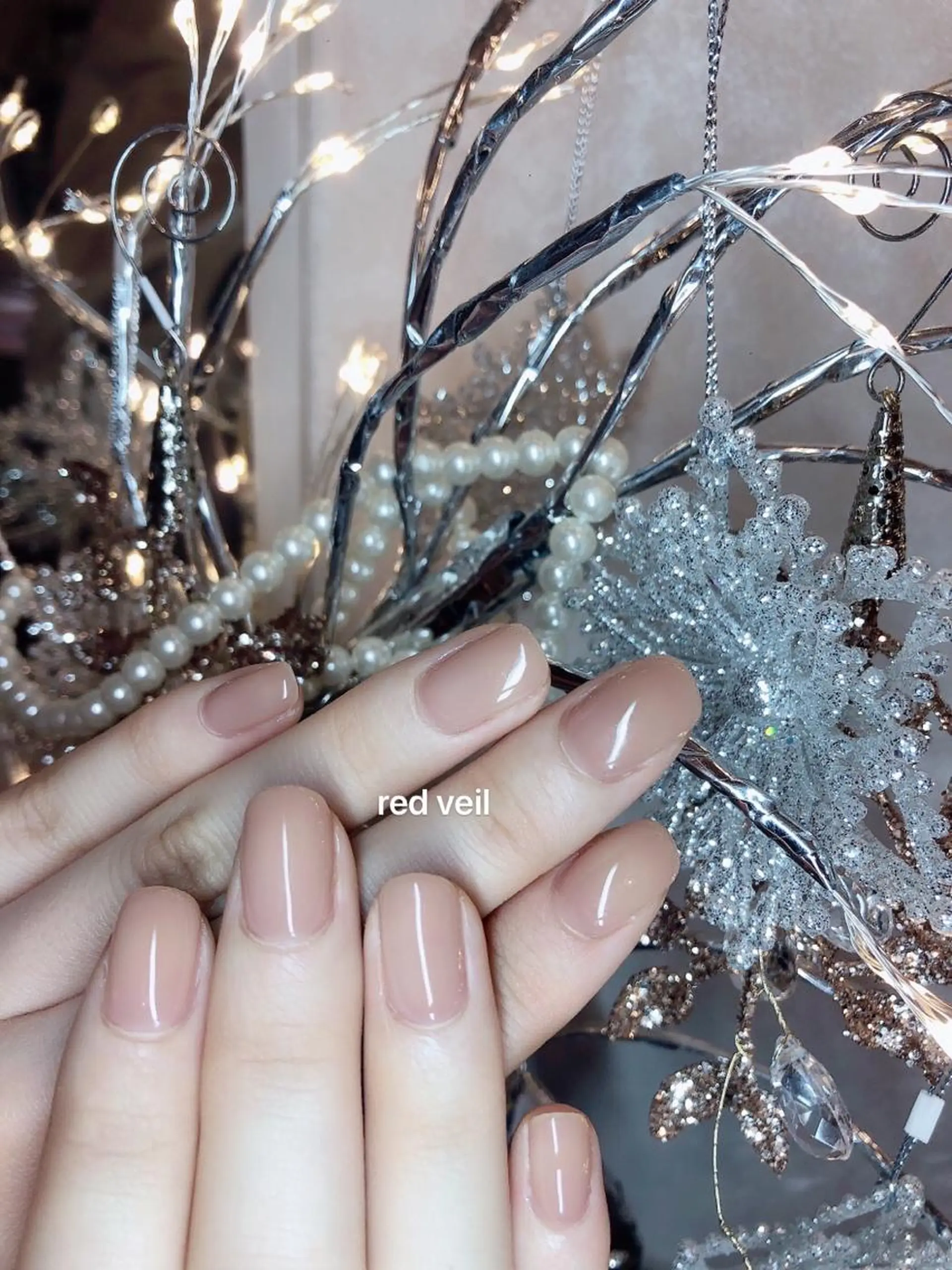 ミディアム ネイル ハンドネイル 長さ出し専門 nynaのネイルデザイン