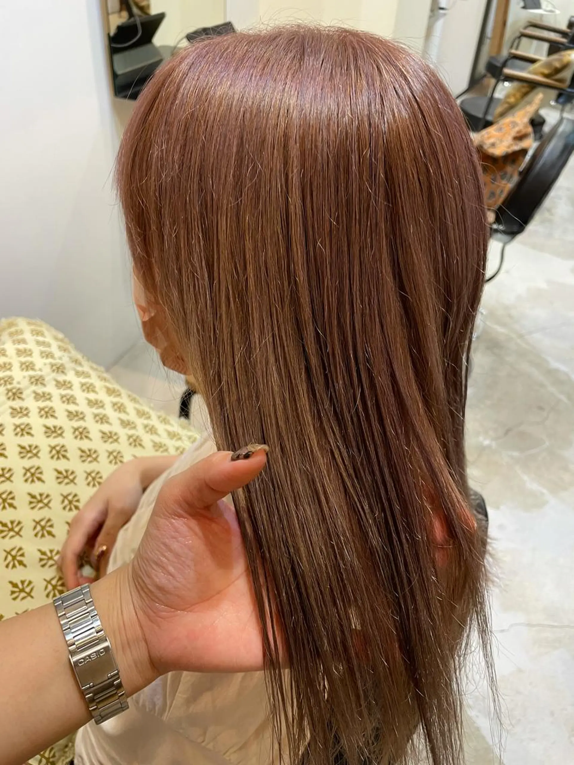 セミロング カラー ヘアアレンジ REONA🪽✨薬院 レイヤーカット🫧のヘアスタイル