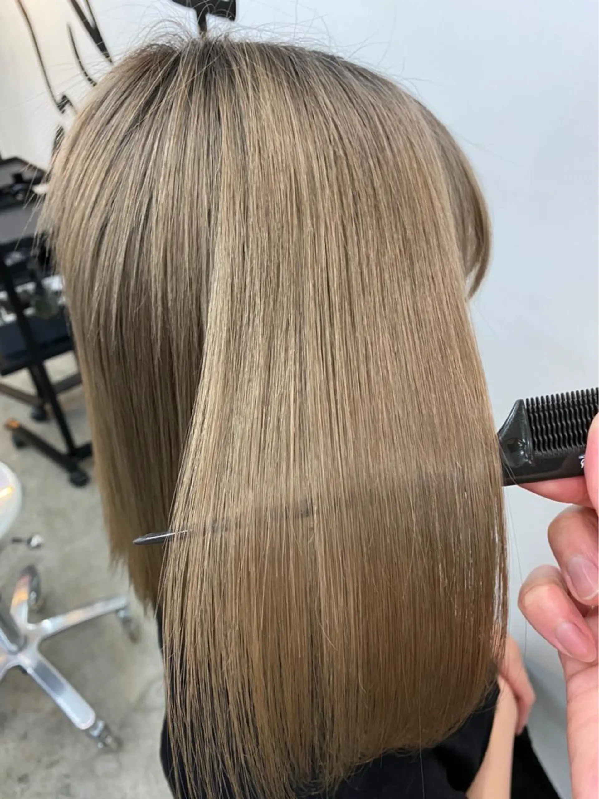 ショート カラー ヘアカラー トリートメント ☘️ブリーチ/ハイト ーン/レイヤー/のヘアスタイル