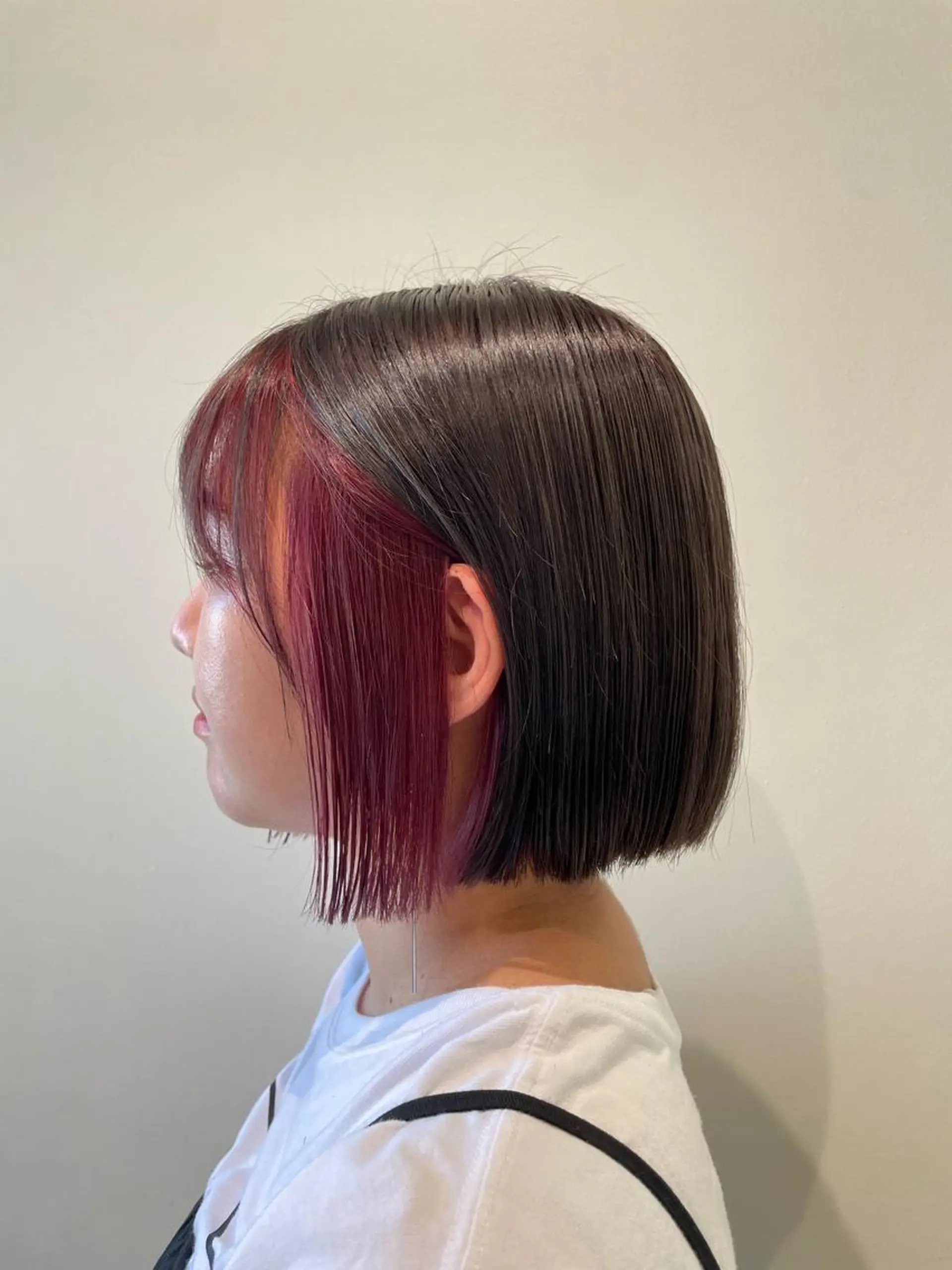 ショート カラー ブリーチ カシス ピンクカラー ヘアカラー ボブ/インナーカラー /眉毛/Miyuのヘアスタイル