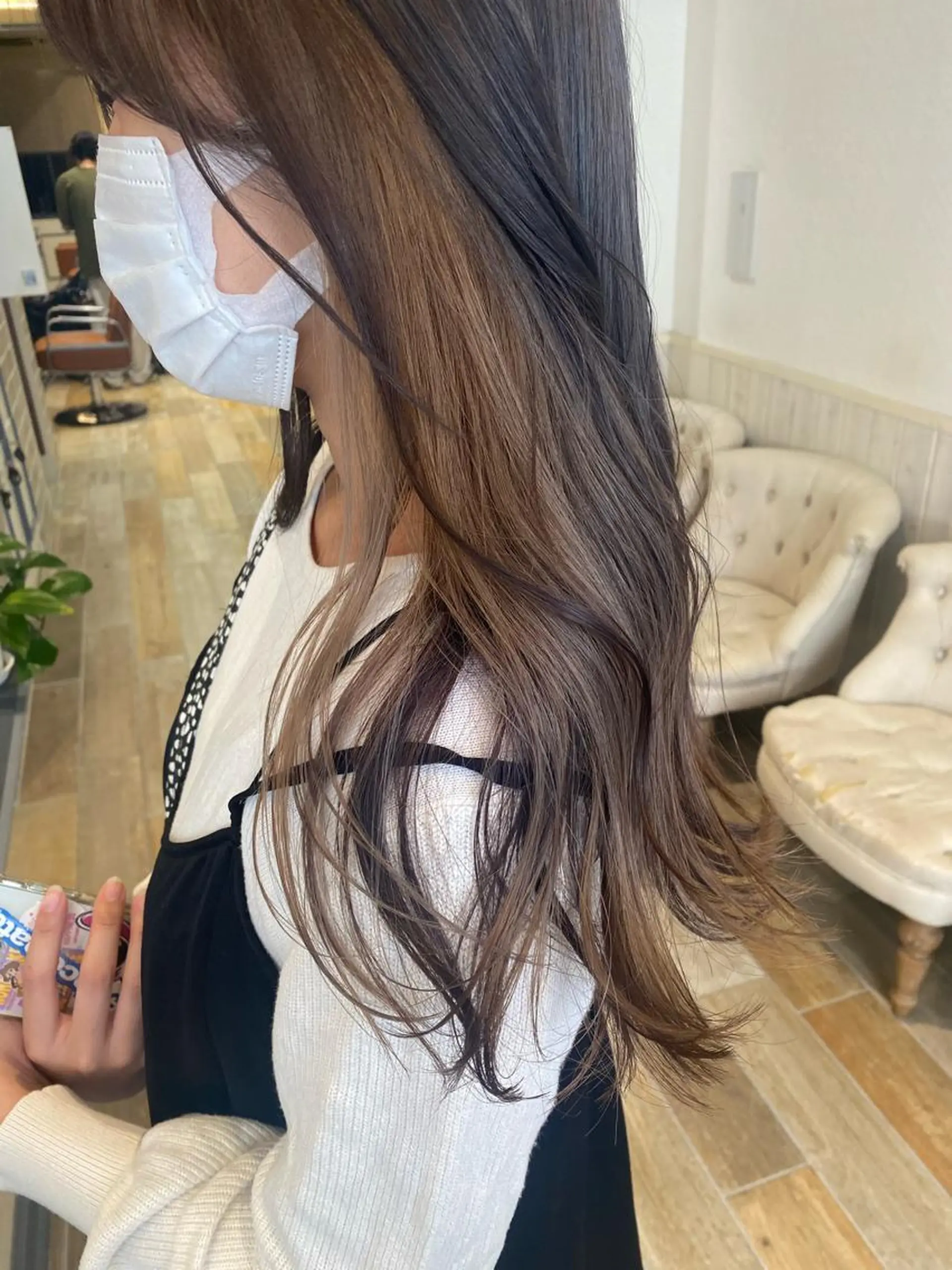 ロング カラー ヘアカラー 宮内 真乃のヘアスタイル