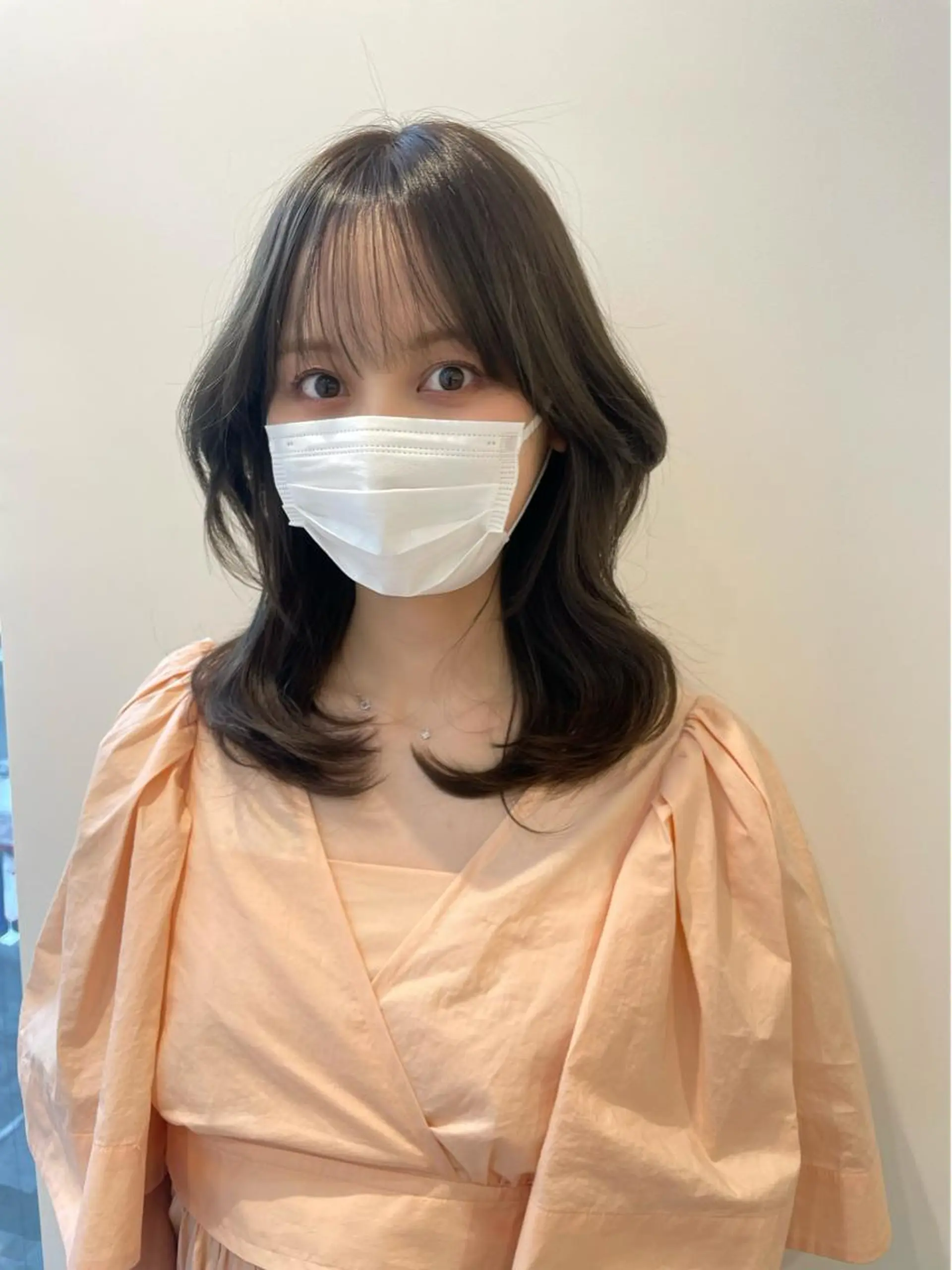 セミロング カラー 韓国レイヤーカット/ ダブルカラーのヘアスタイル