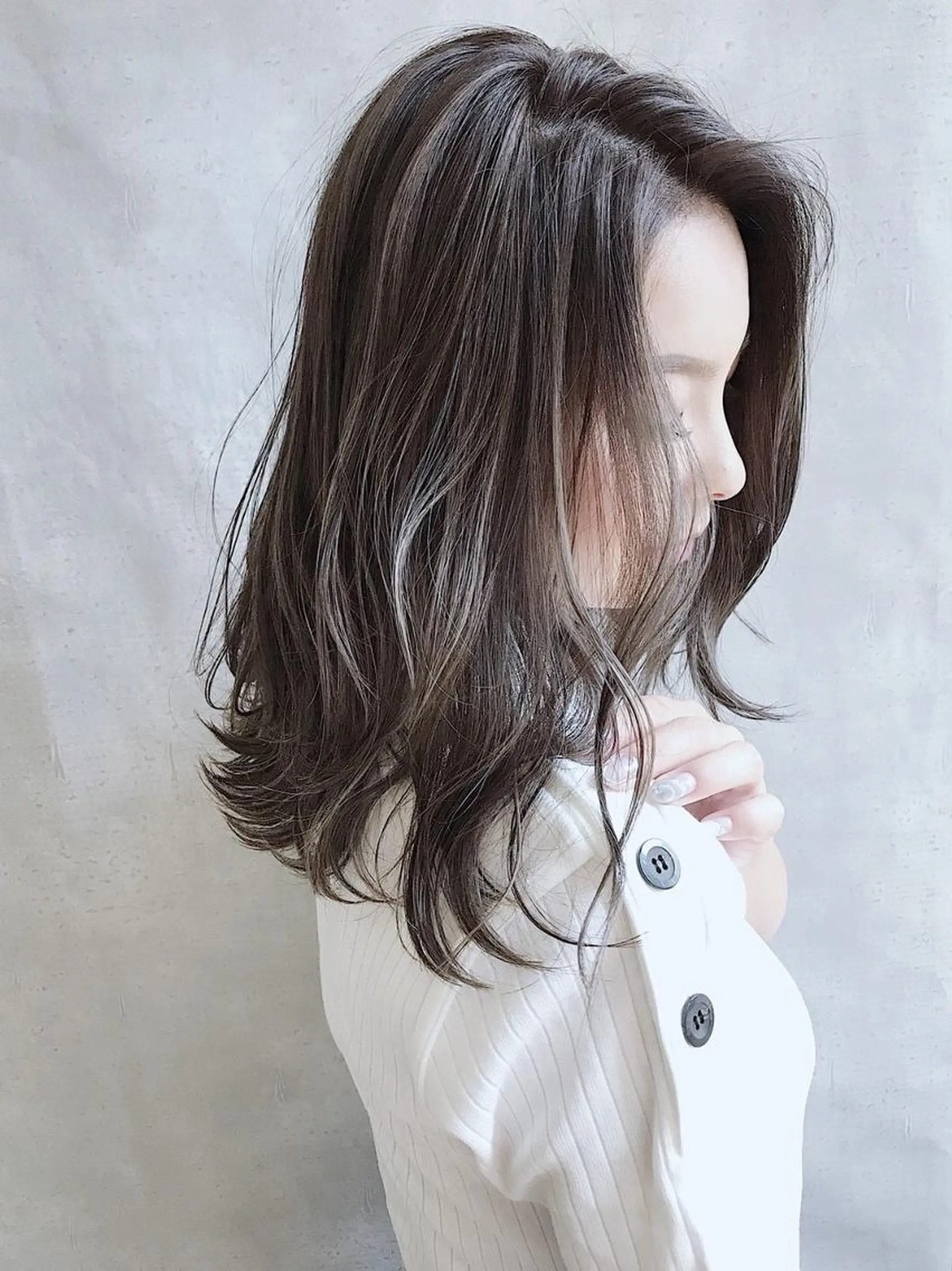 ミディアム カラー アディクシーカラー ブリーチ ケアブリーチ ダブルカラー ハイライトカラー MOU namba ムウナンバのヘアスタイル