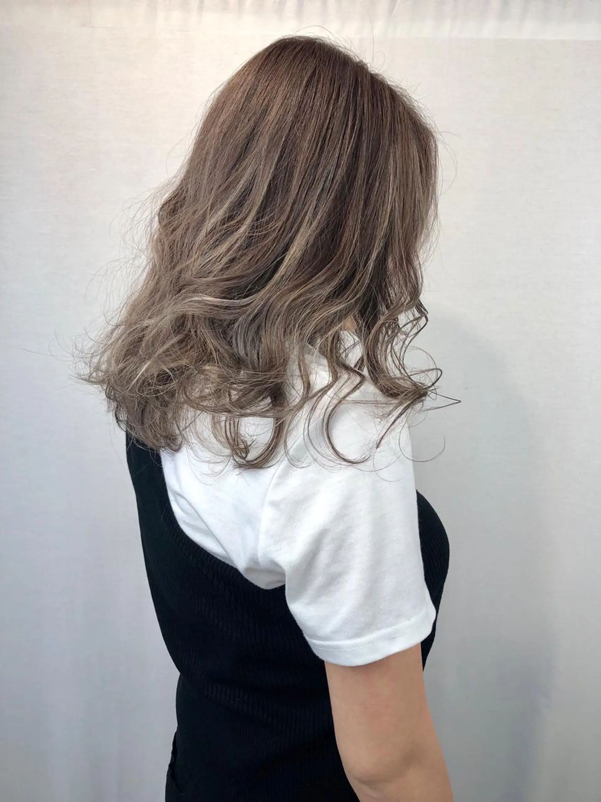 セミロング カラー ハイライトカラー 外国人風カラー ハイライト ヘアカラー 🤍2nd🤍田所 美希のヘアスタイル