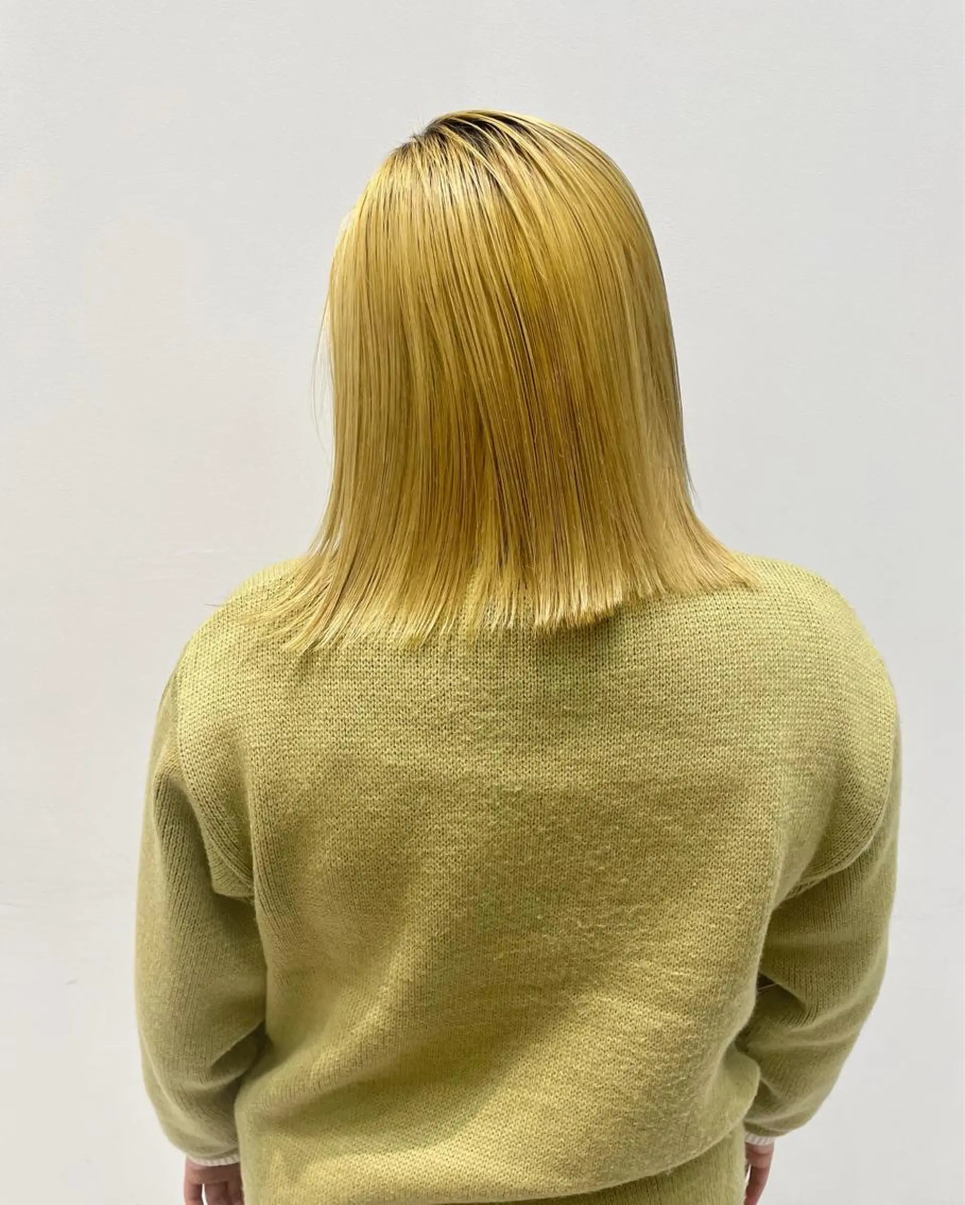 ミディアム イエローカラー ヘアカラー 明石 歩樹のヘアスタイル