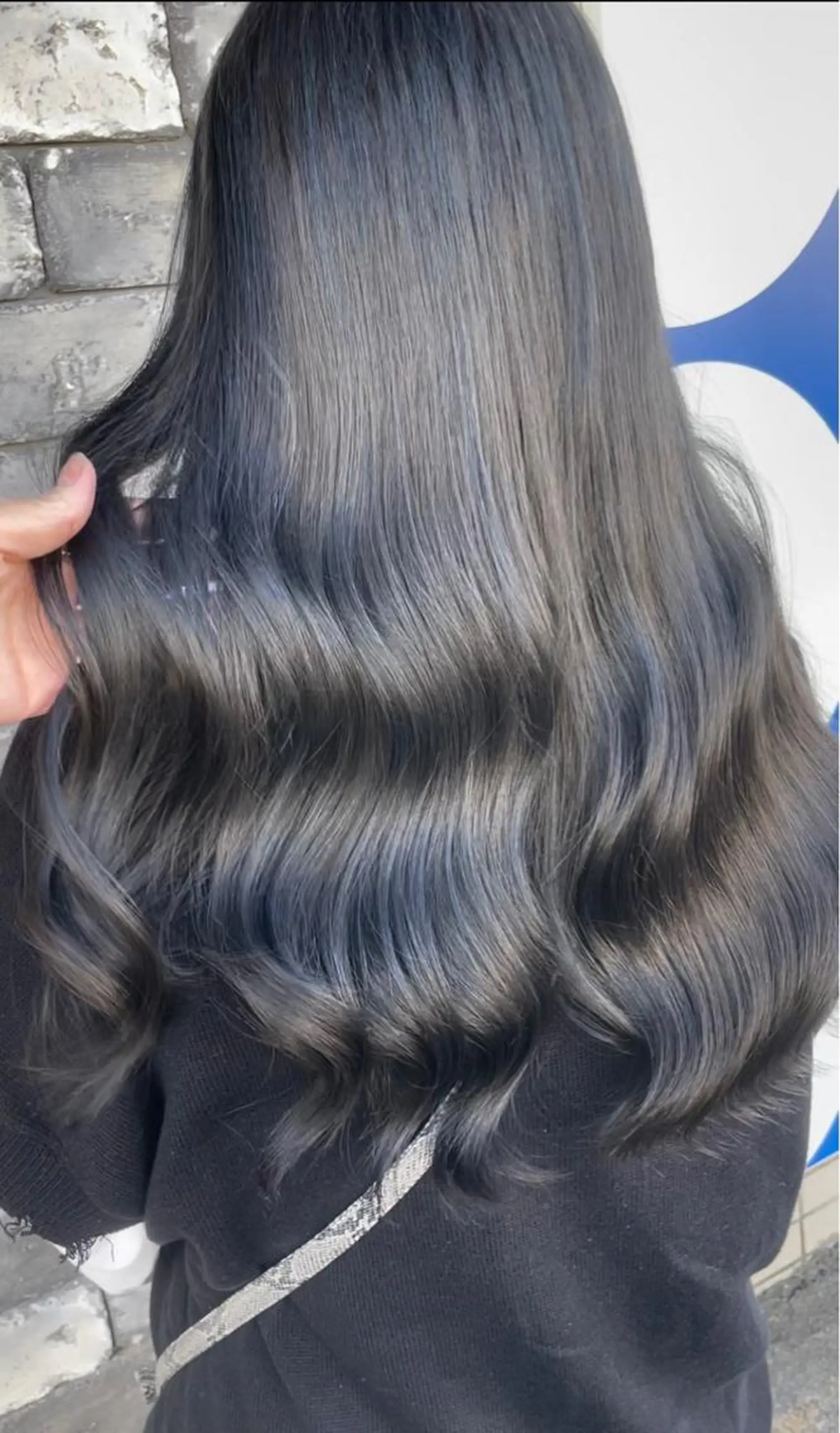 ロング カラー ブルーカラー ブルーグレー ブルーグレージュ 透明感カラー グレージュ チヒョ🦋 韓国hair🇰🇷のヘアスタイル
