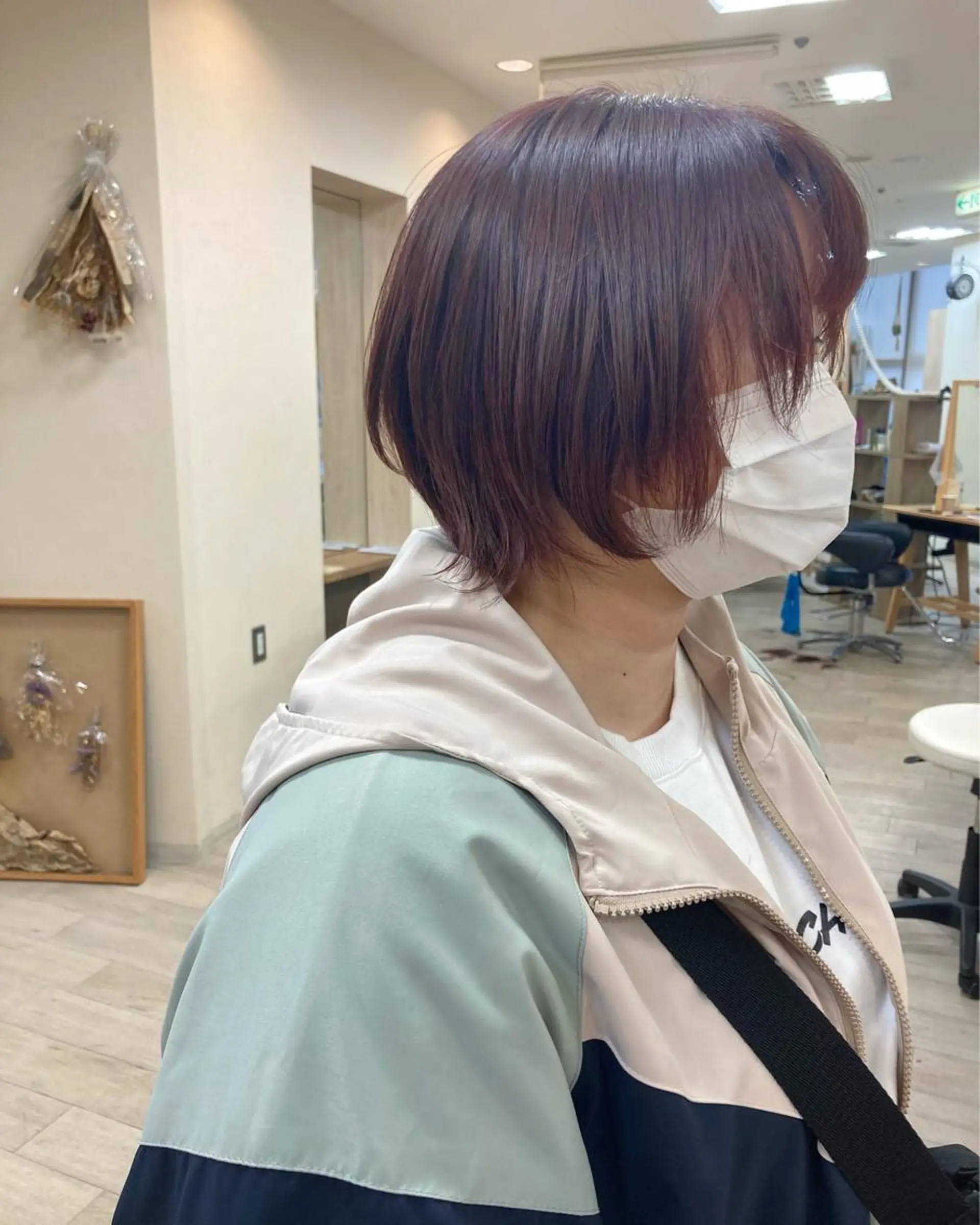 ショート カラー 切りっぱなしボブ ショートボブ ハンサムショート レッドカラー ボブ カット ヘアカラー トリートメント 初めてのショート お任せください✂️のヘアスタイル