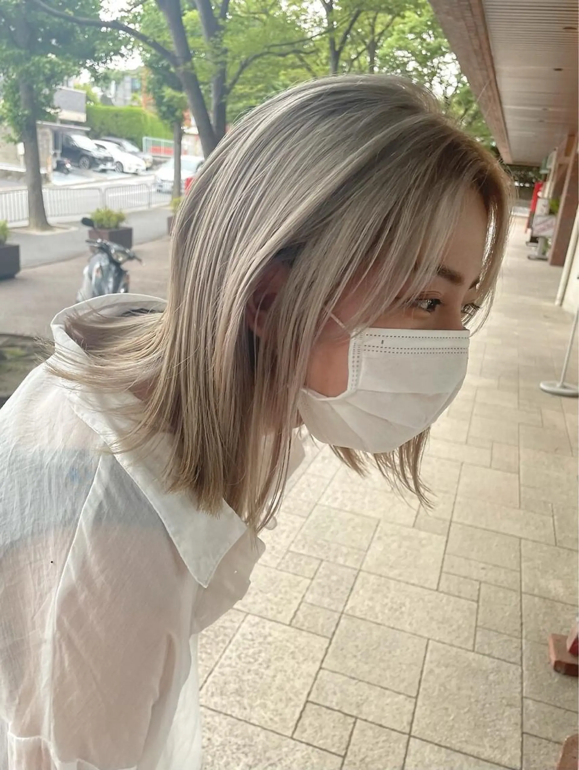 ミディアム カット ヘアカラー トリートメント Chihiro .のヘアスタイル