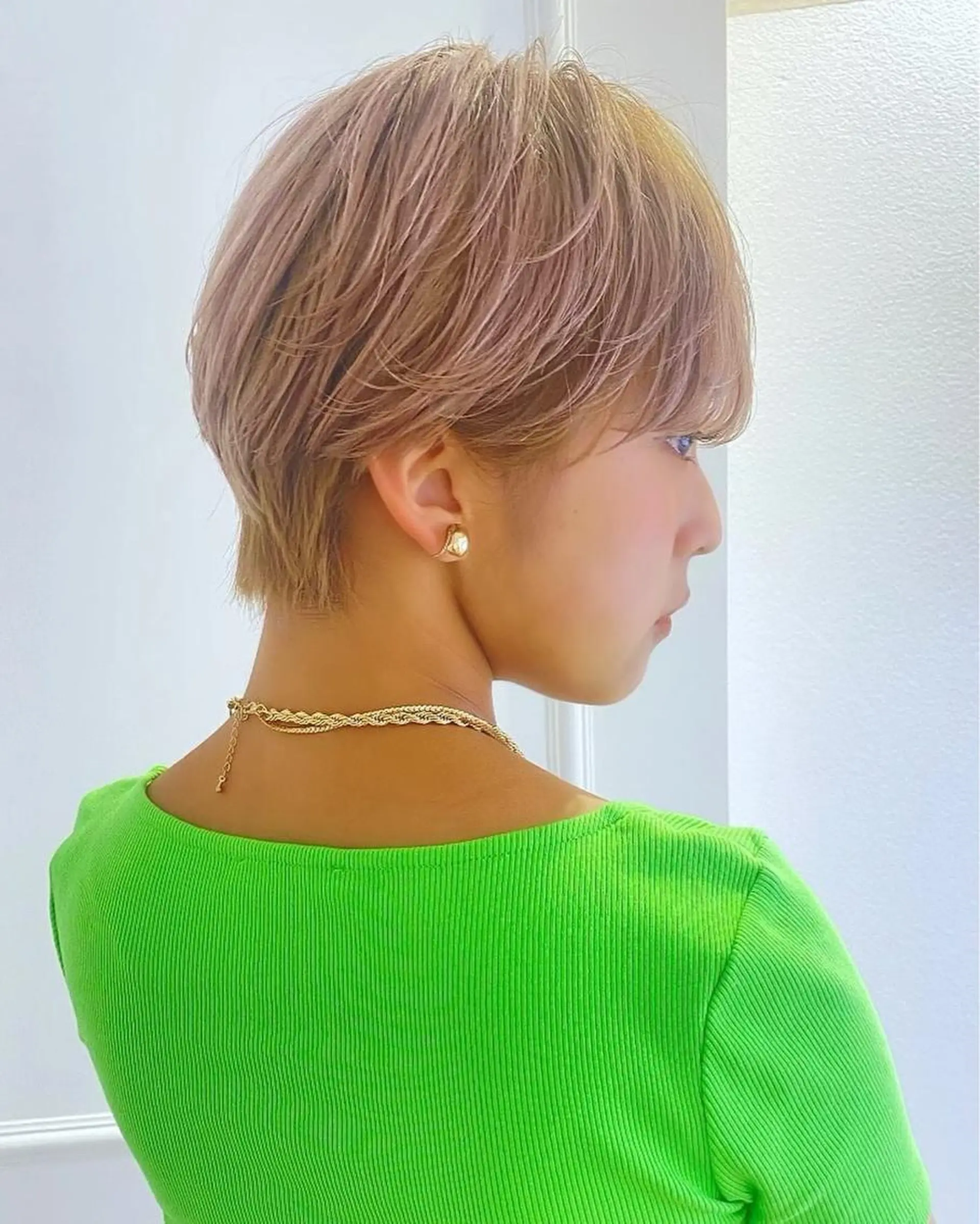 ショート カラー カット ヘアカラー 小顔レイヤー/ ベージュ🤍Rieのヘアスタイル