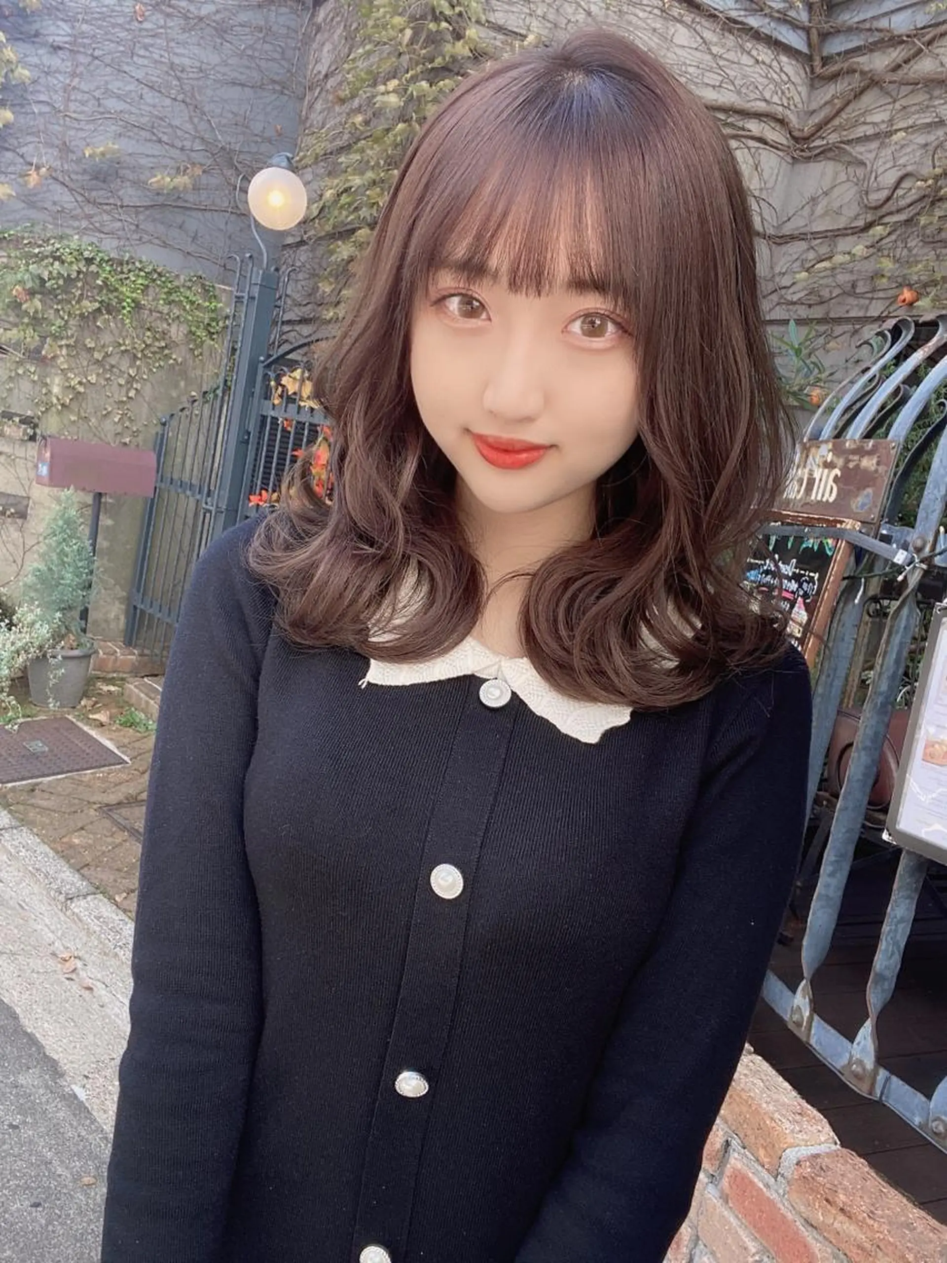 ミディアム カラー パーマ バレイヤージュ ブリーチ ケアブリーチ ダブルカラー ハイライトカラー ヘアカラー トリートメント 新宿✨顔周りカット 韓国ヘア/坂本亜裟海のヘアスタイル