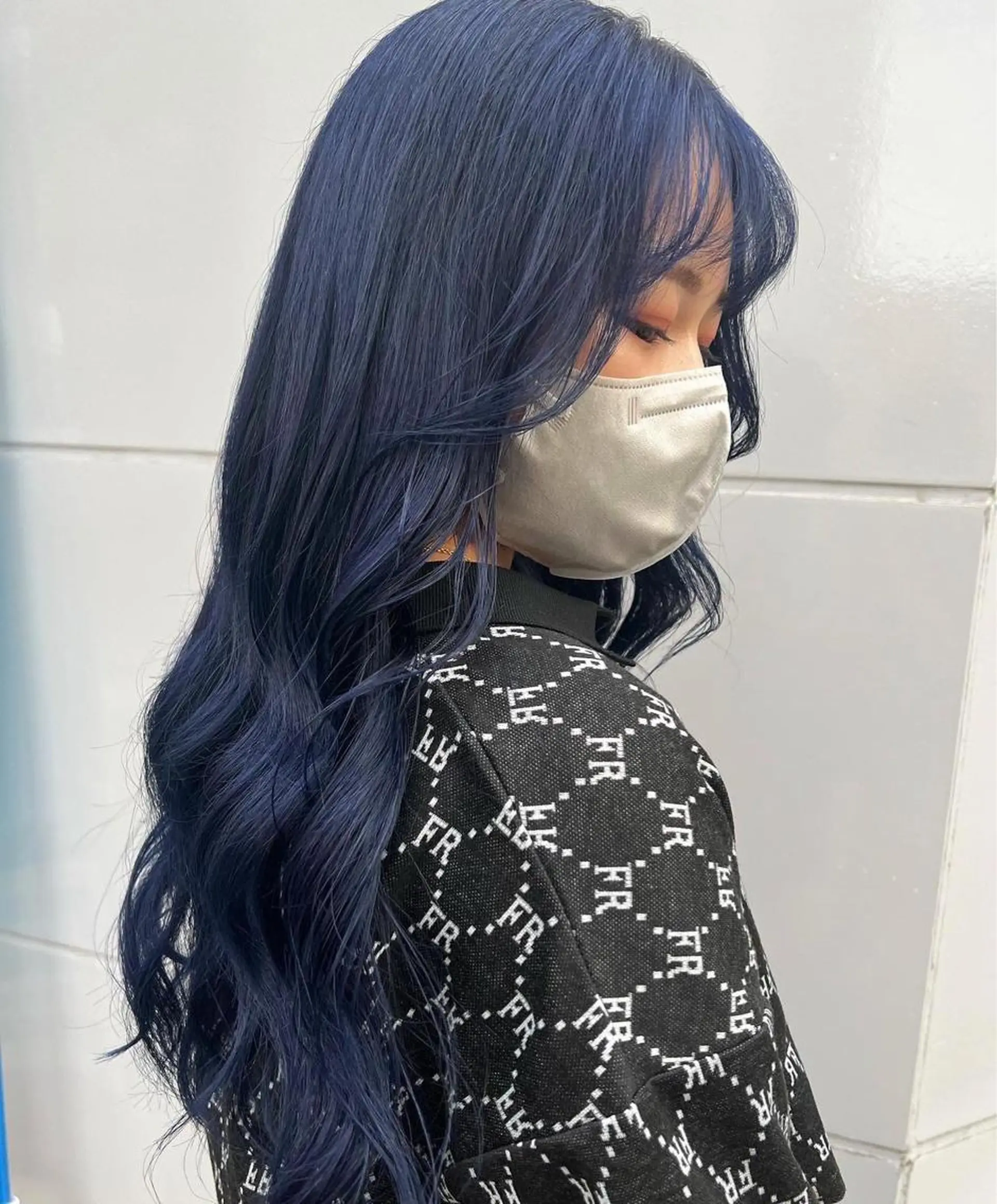 セミロング カラー GiseL アンリのヘアスタイル