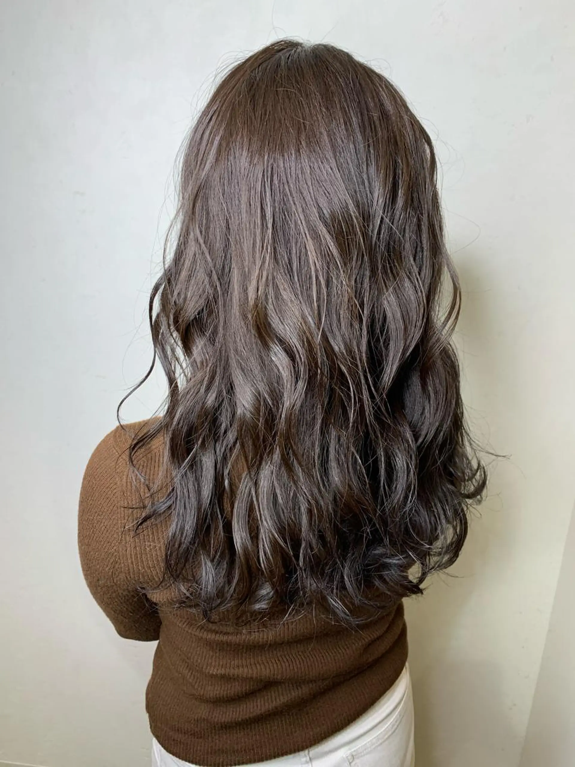 ロング カラー パーマ ヘアアレンジ メンズ キッズ ネイル マツエク・マツパ メンズブリーチ メンズハイライト メンズインナーカラー メンズ韓国風 ブリーチ オリーブカラー 特化　　kaiのヘアスタイル