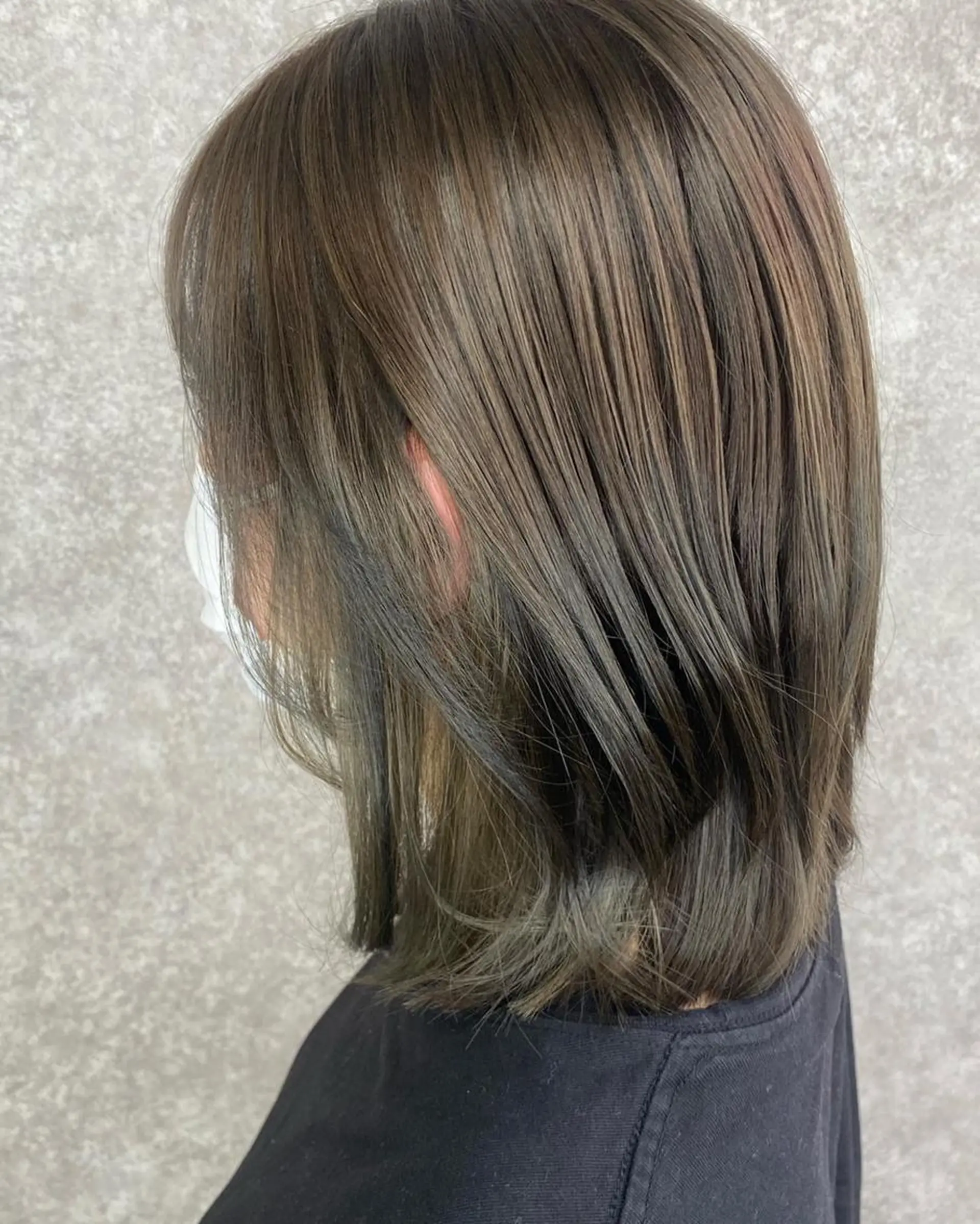 ロング カラー アッシュ ベージュカラー ブラウンカラー イヤリングカラー グレージュ UNDER vr 【アンダーバー】のヘアスタイル