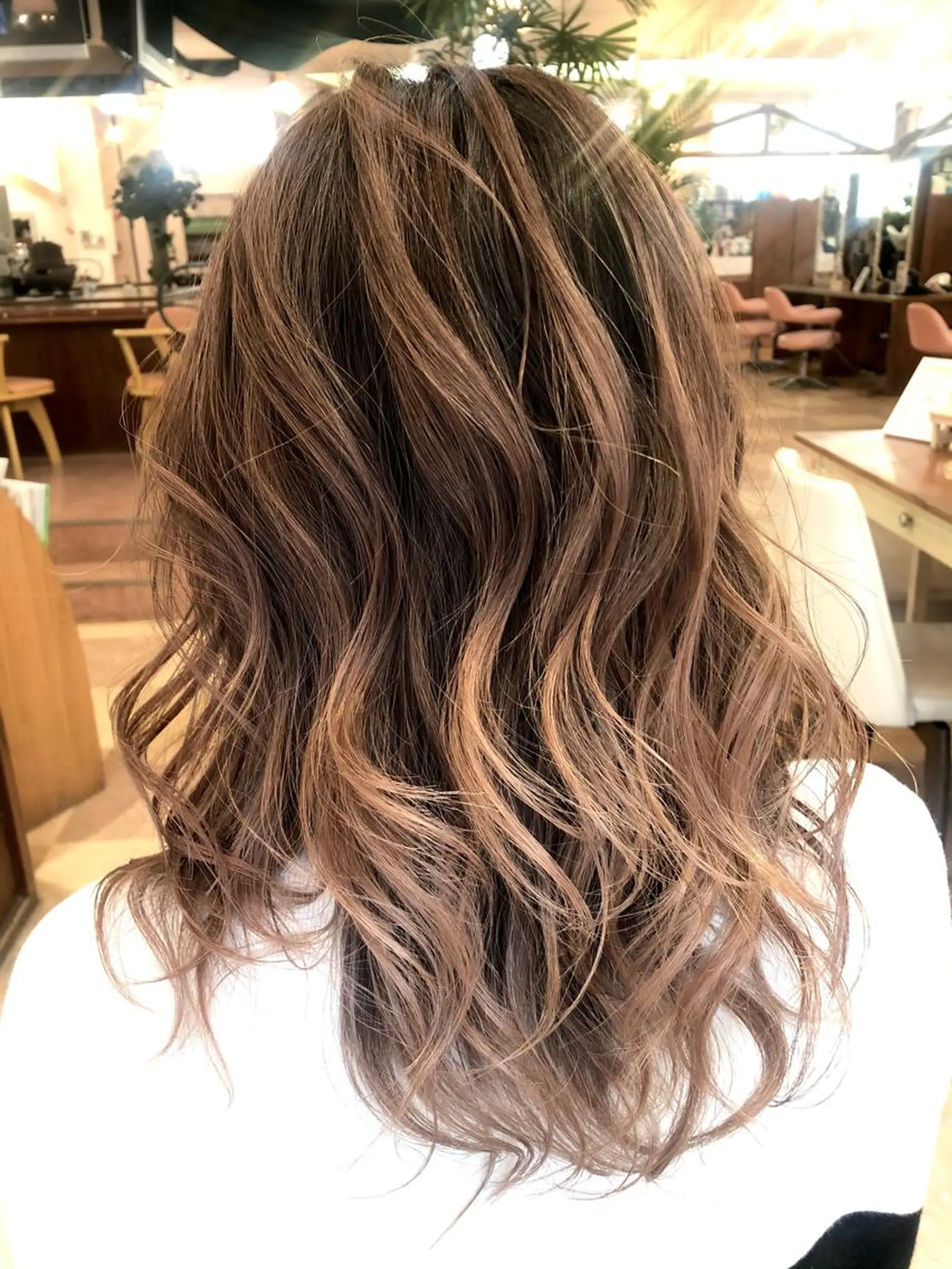 ミディアム レイヤーカット カット トリートメント 大竹 哲也のヘアスタイル