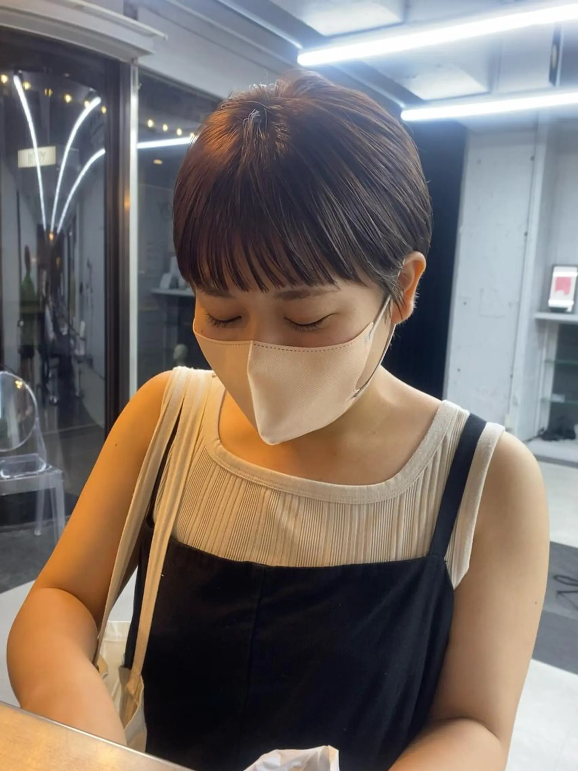 ショート オン眉 ショートヘア 大石 沙季のヘアスタイル