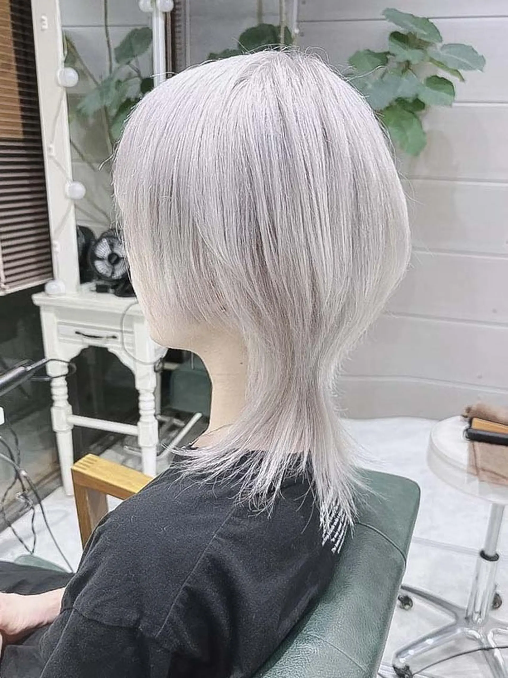 セミロング カラー ヘアアレンジ ブリーチ ケアブリーチ 透明感カラー デザインカラー ハイトーンカラー Days 透明感カラーのヘアスタイル