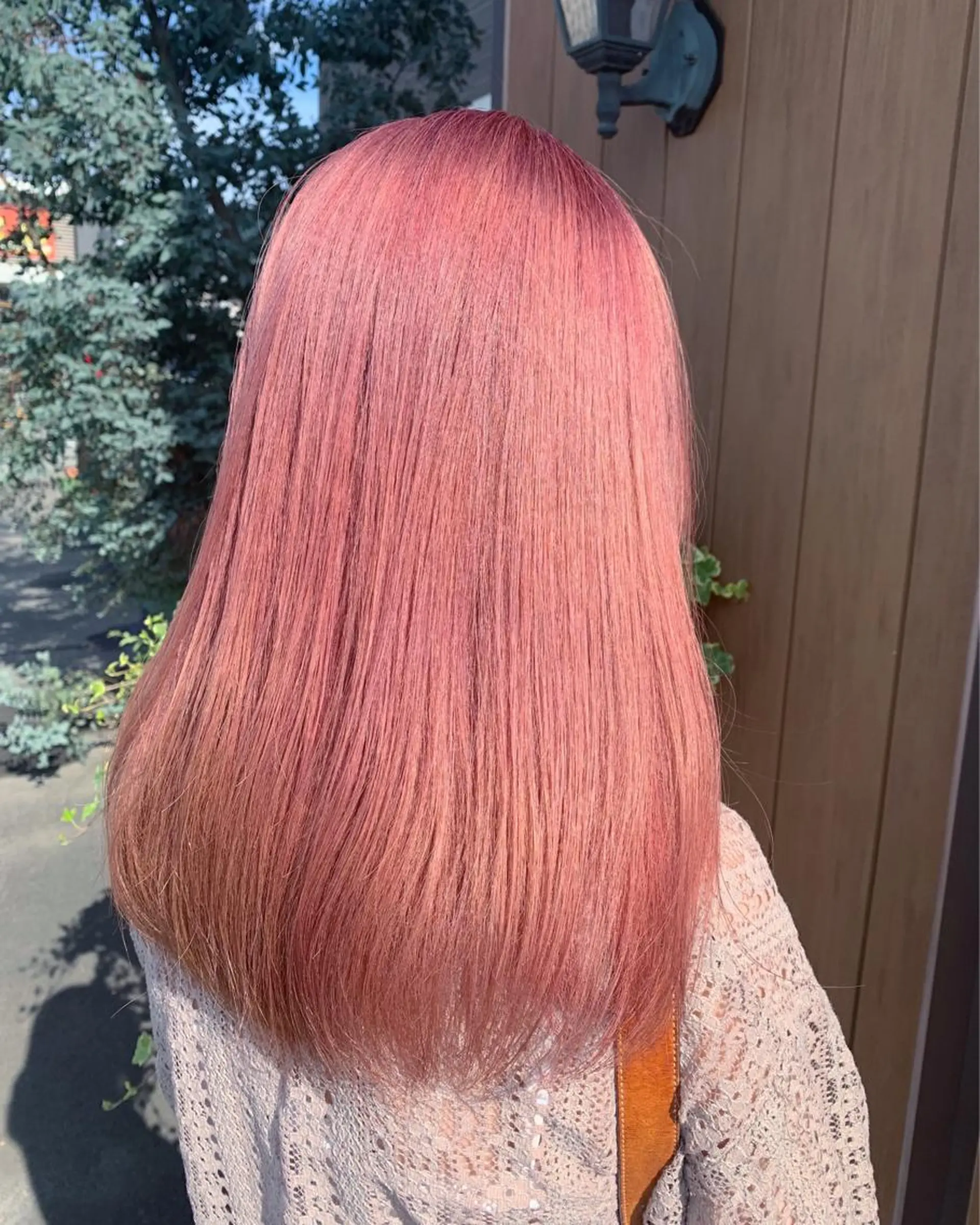 ミディアム カラー ブリーチ ピンクカラー カット ヘアカラー ブリーチ/ハイトーン SERINAのヘアスタイル