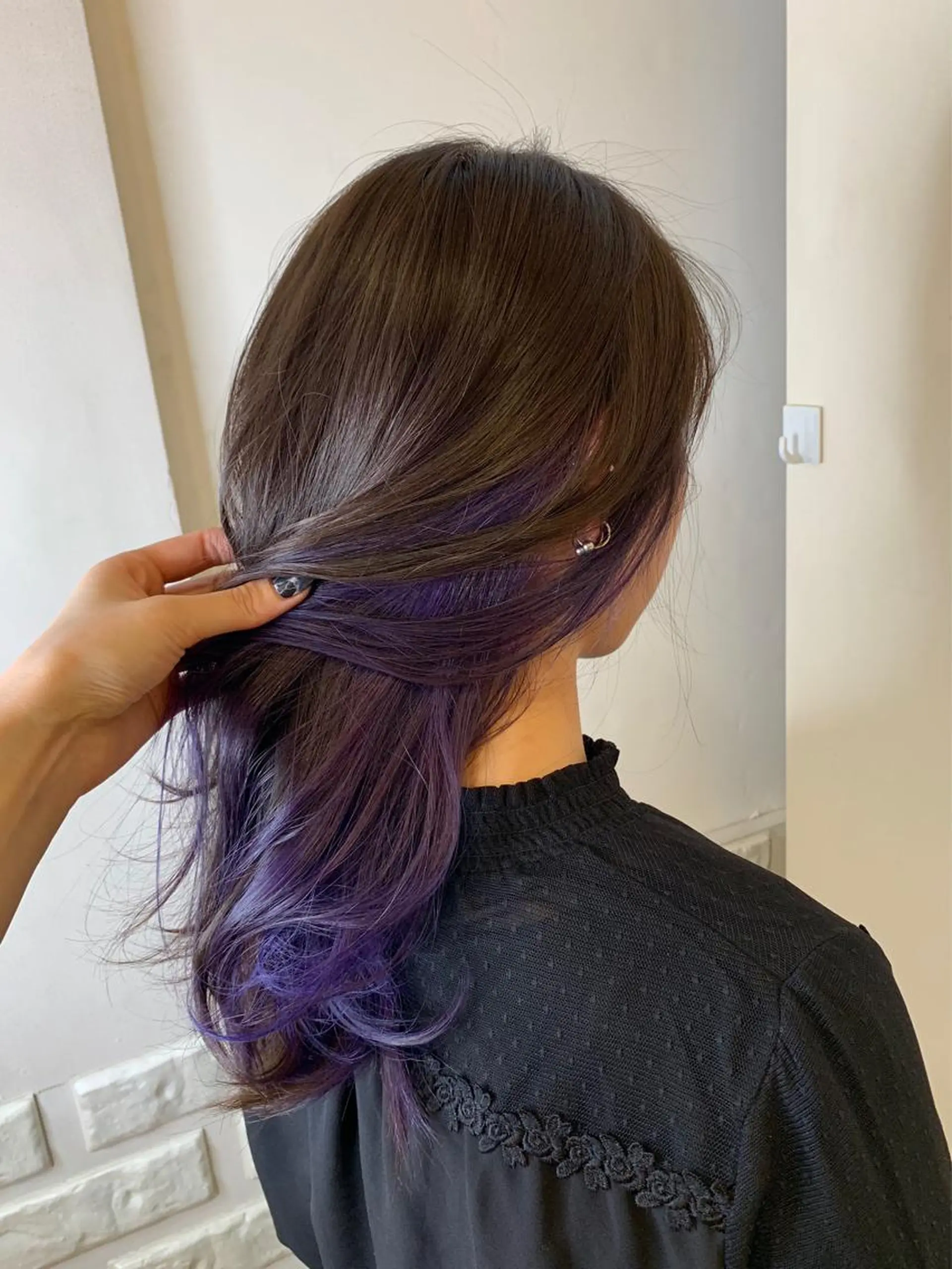 セミロング カラー インナーカラー パープルカラー 農添 杏のヘアスタイル