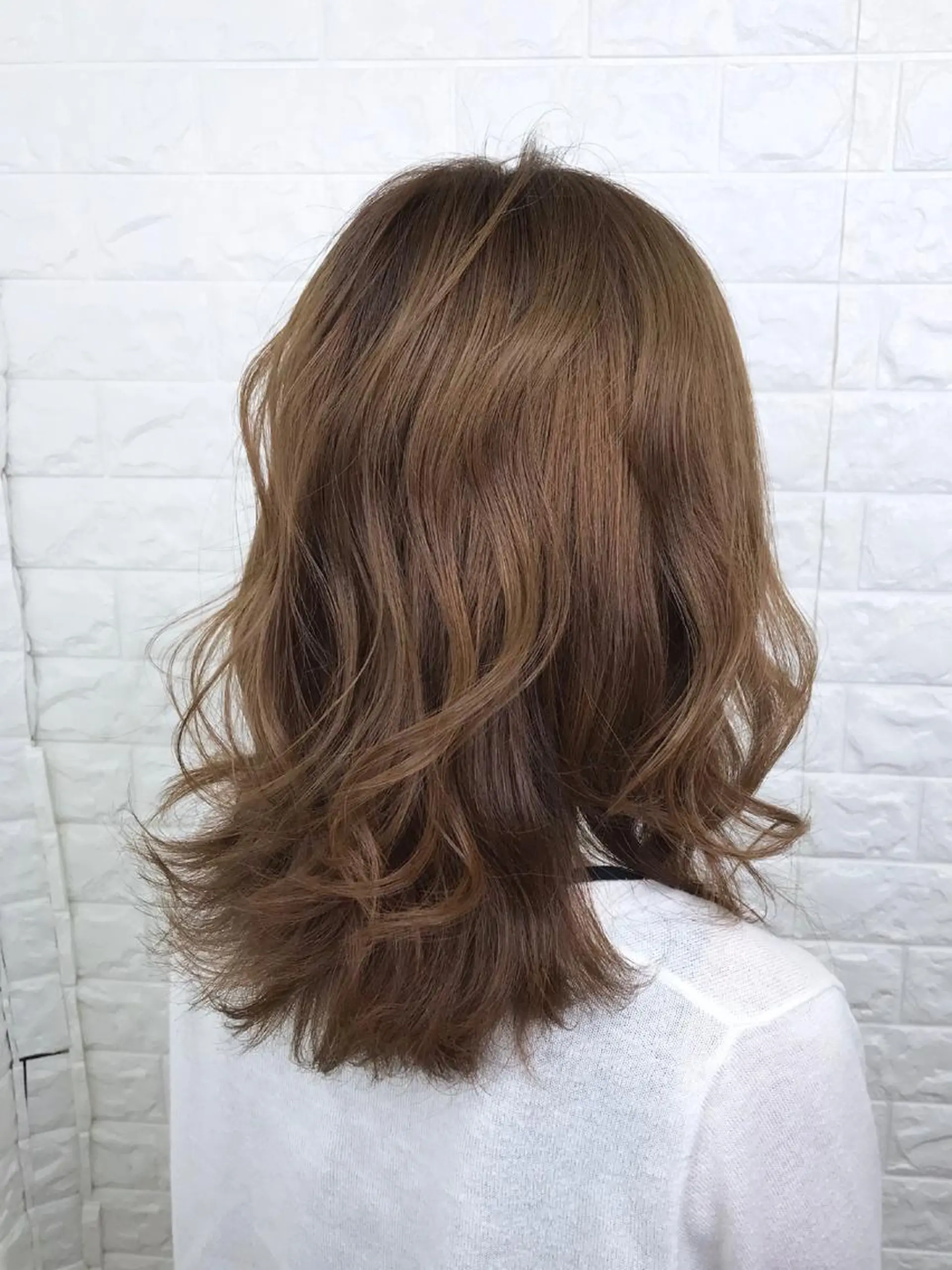 ミディアム カラー ベージュカラー 透明感カラー ハイトーンカラー イルミナカラー オリーブベージュ ヘアカラー エイジングケア特化 美容師✂️山崎竜二のヘアスタイル