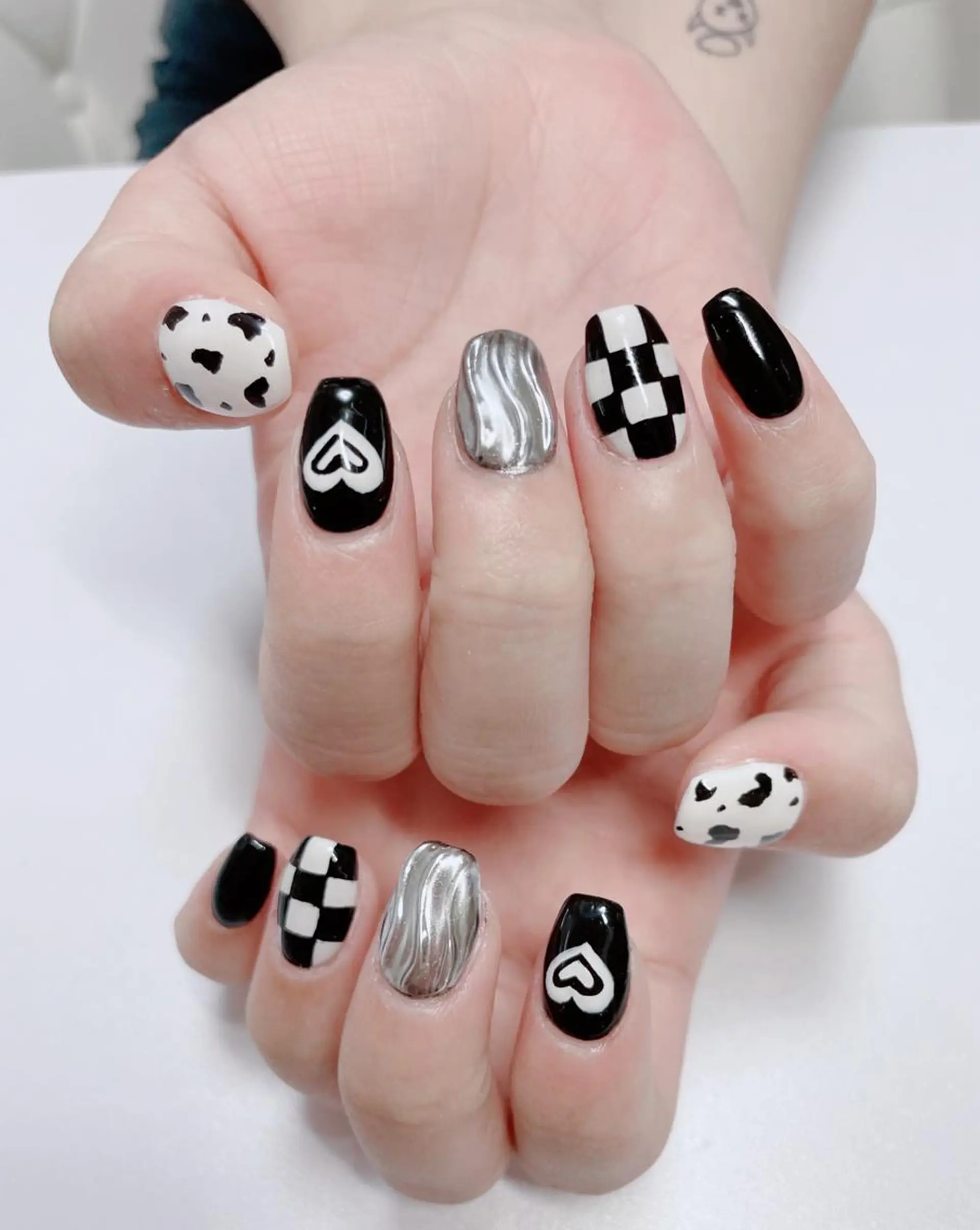 ネイル アートネイル ストーンネイル Li beau nailのネイルデザイン