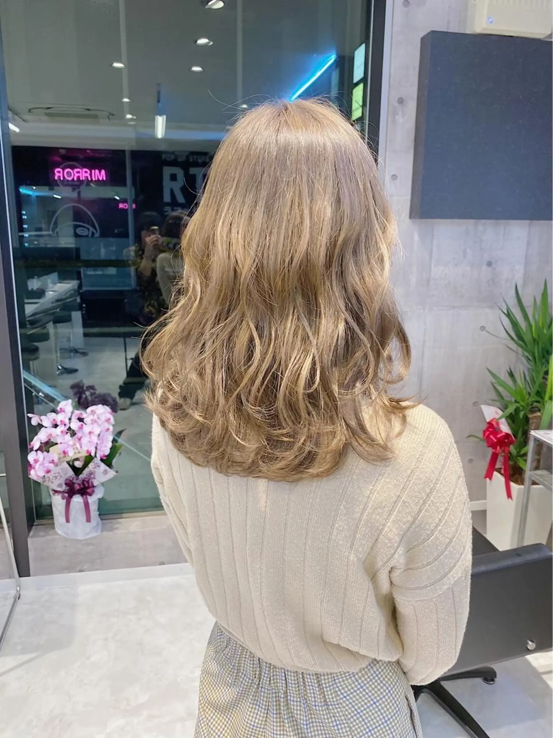 セミロング カラー ヘアカラー トリートメント ハイトーン髪質改善 🎀🐰堀川智史🎀のヘアスタイル