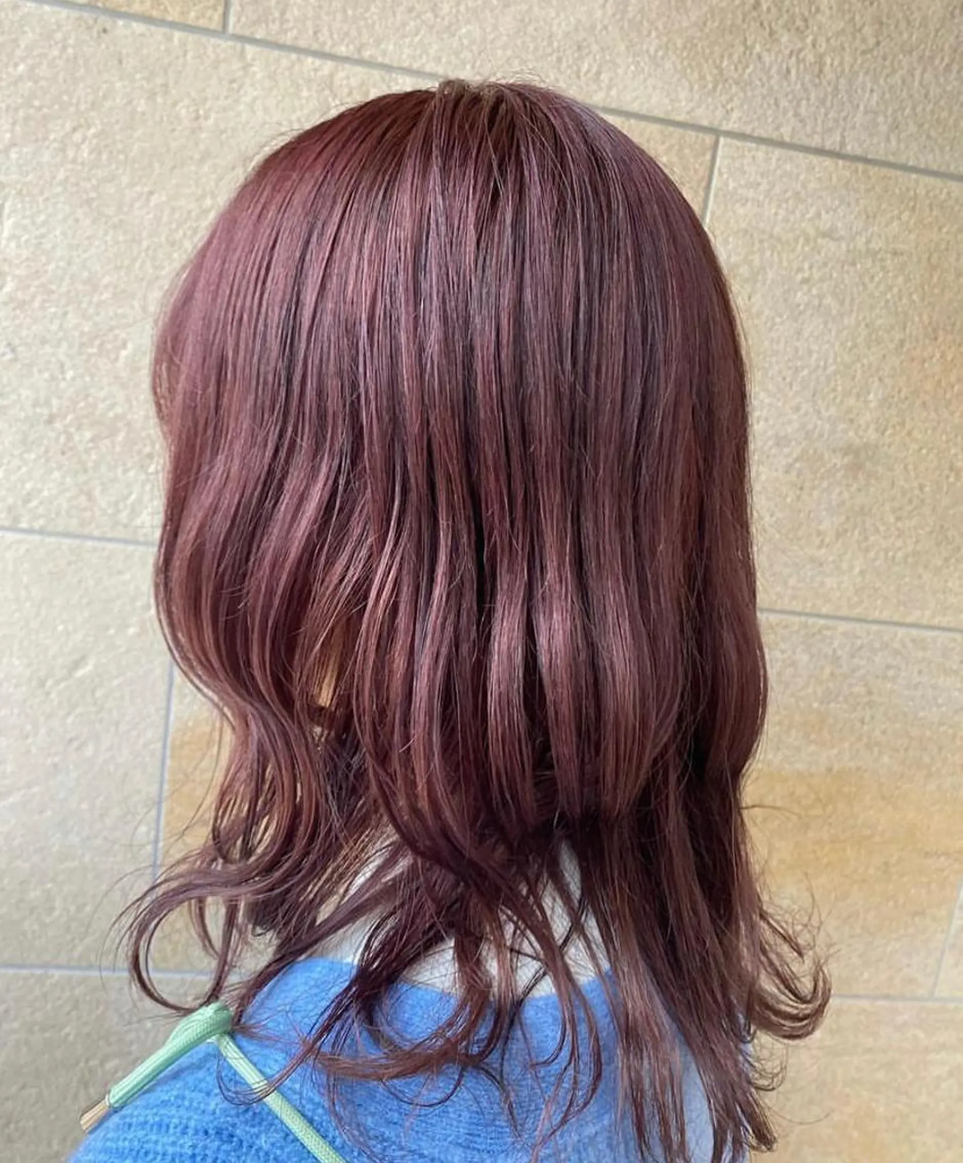 セミロング カラー ブリーチ カシス ダブルカラー ピンクカラー ピンクパープル なな 顔周りカット /シールエクステのヘアスタイル