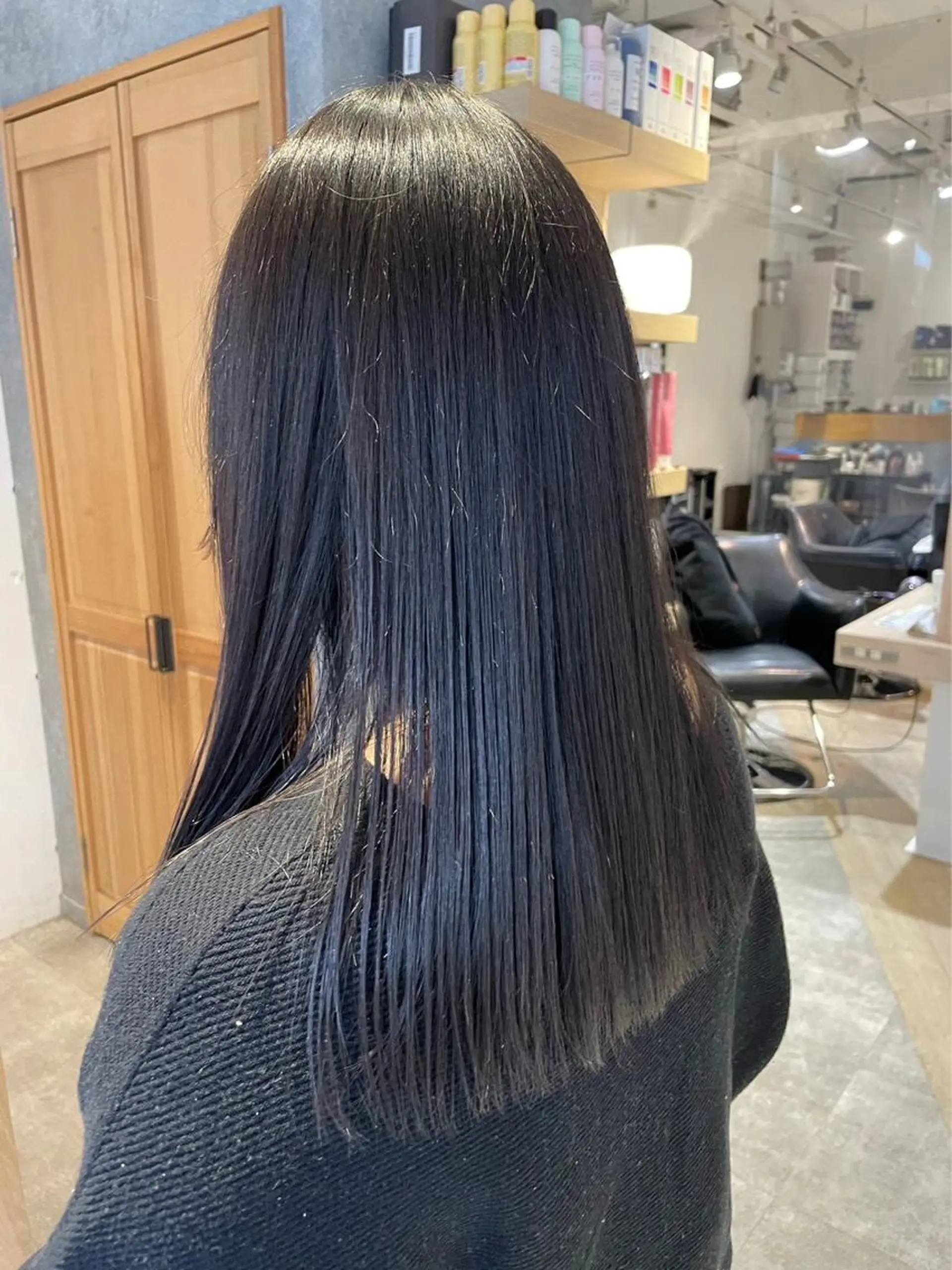 ロング ロング ヘアカラー AiRU hair MARINAのヘアスタイル