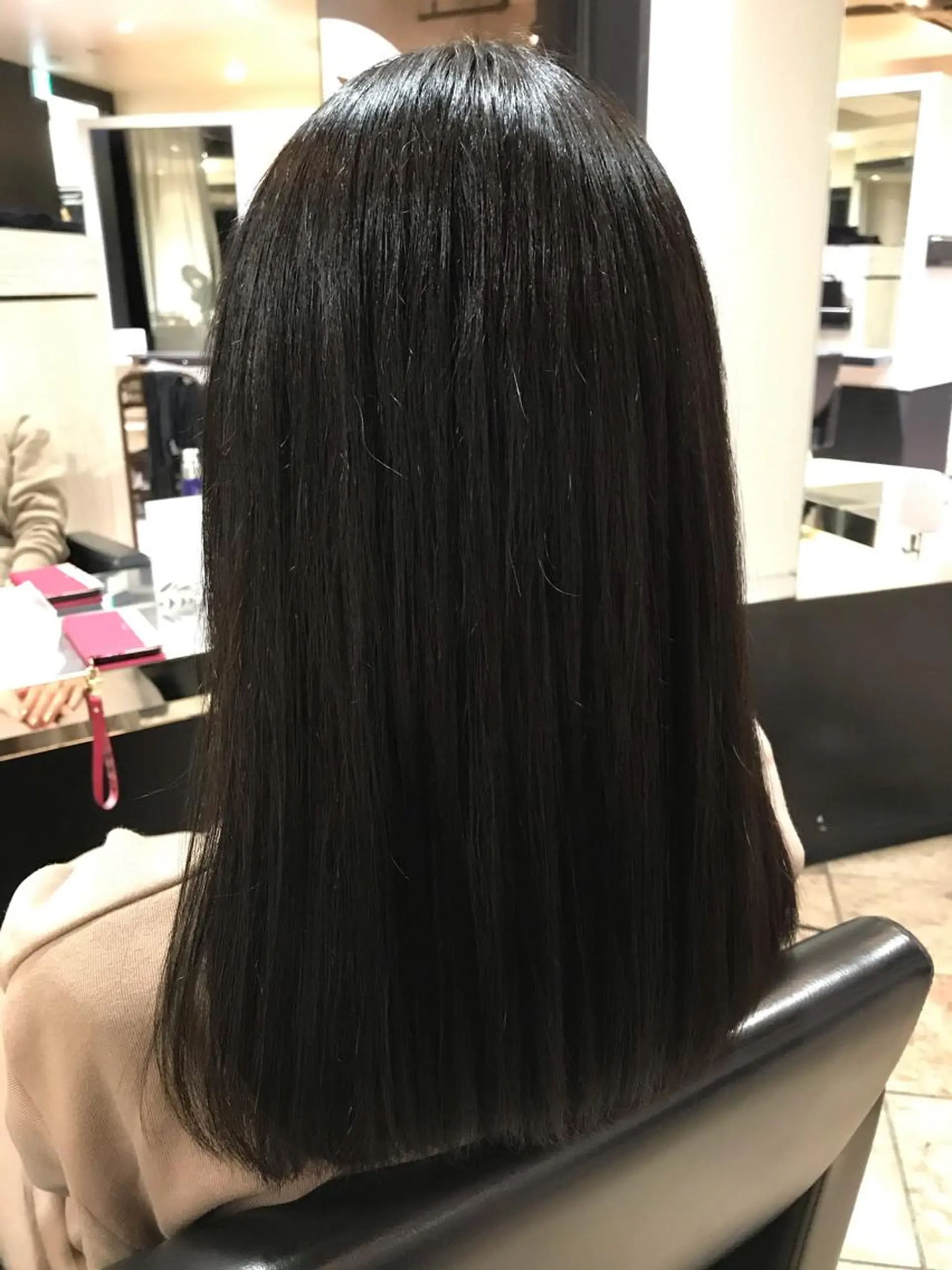 ミディアム 酸性ストレート カット 縮毛矯正 トリートメント 川崎 龍馬のヘアスタイル