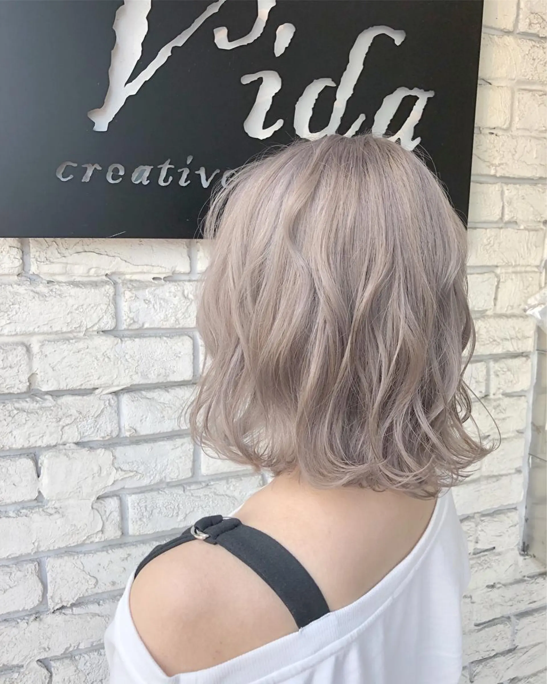 ミディアム ヤマグチ ヒカルのヘアスタイル