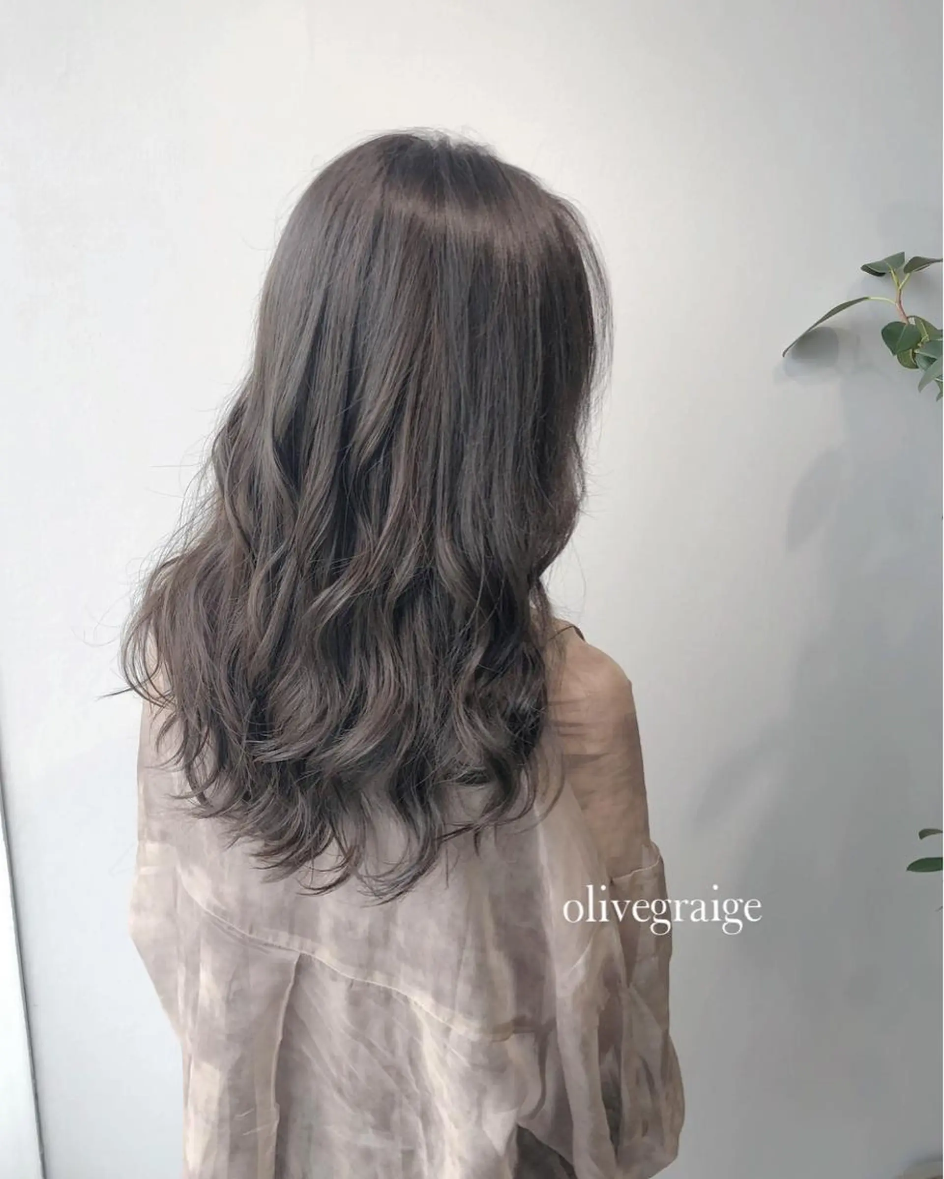 ミディアム 岸川 恭子のヘアスタイル