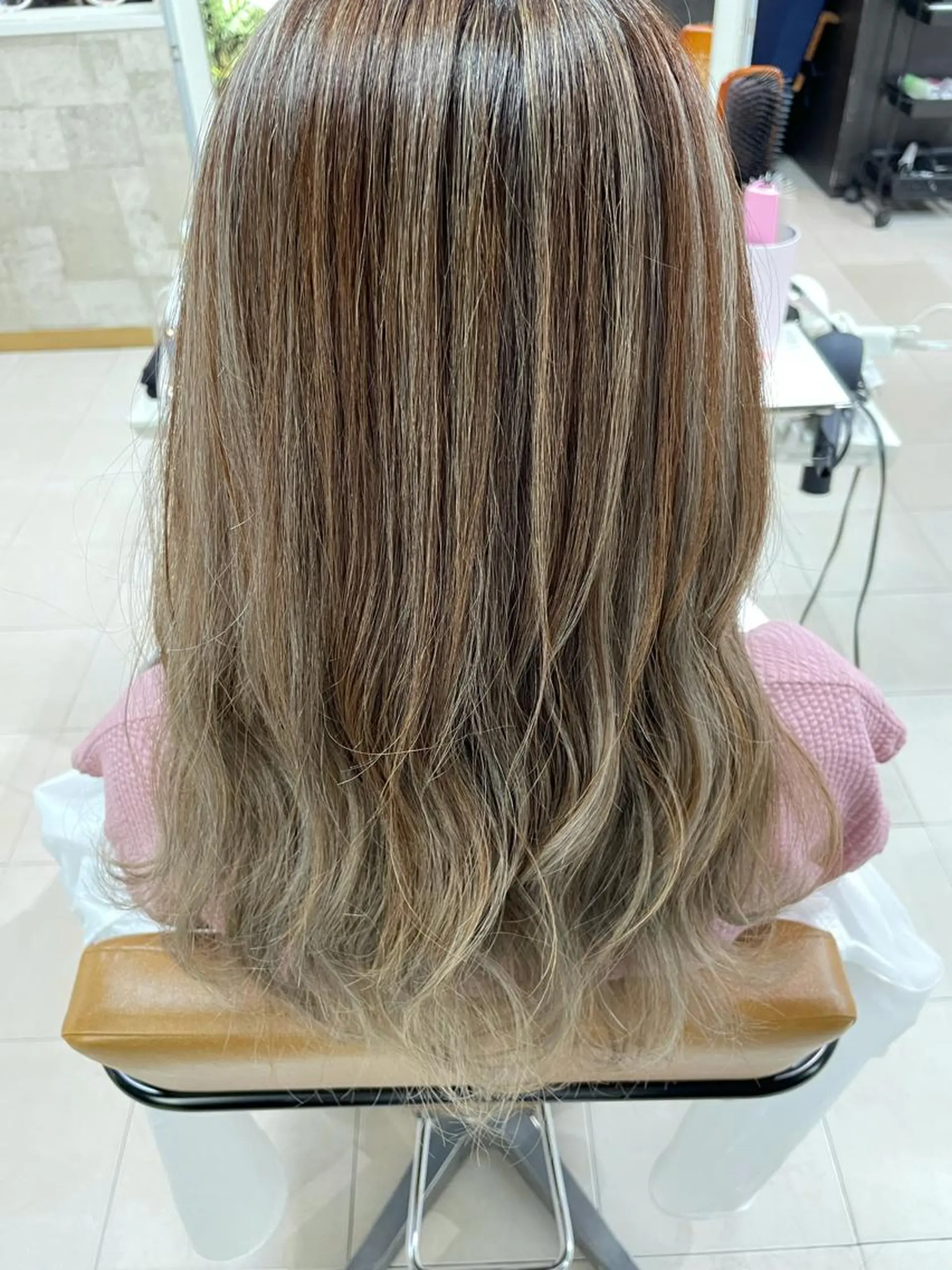 ミディアム カラー ○HITOMI ○のヘアスタイル