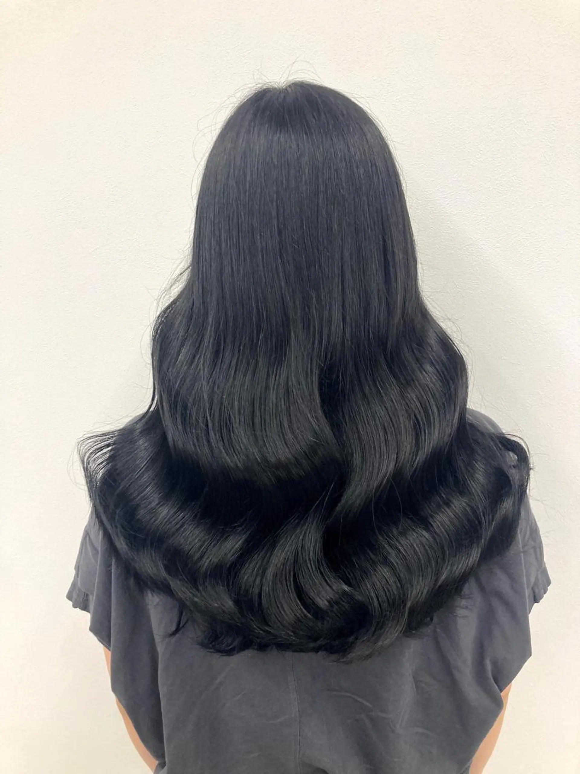 ロング カラー ヘアアレンジ 🩵色落ち可愛い 寒色カラー🩵のヘアスタイル