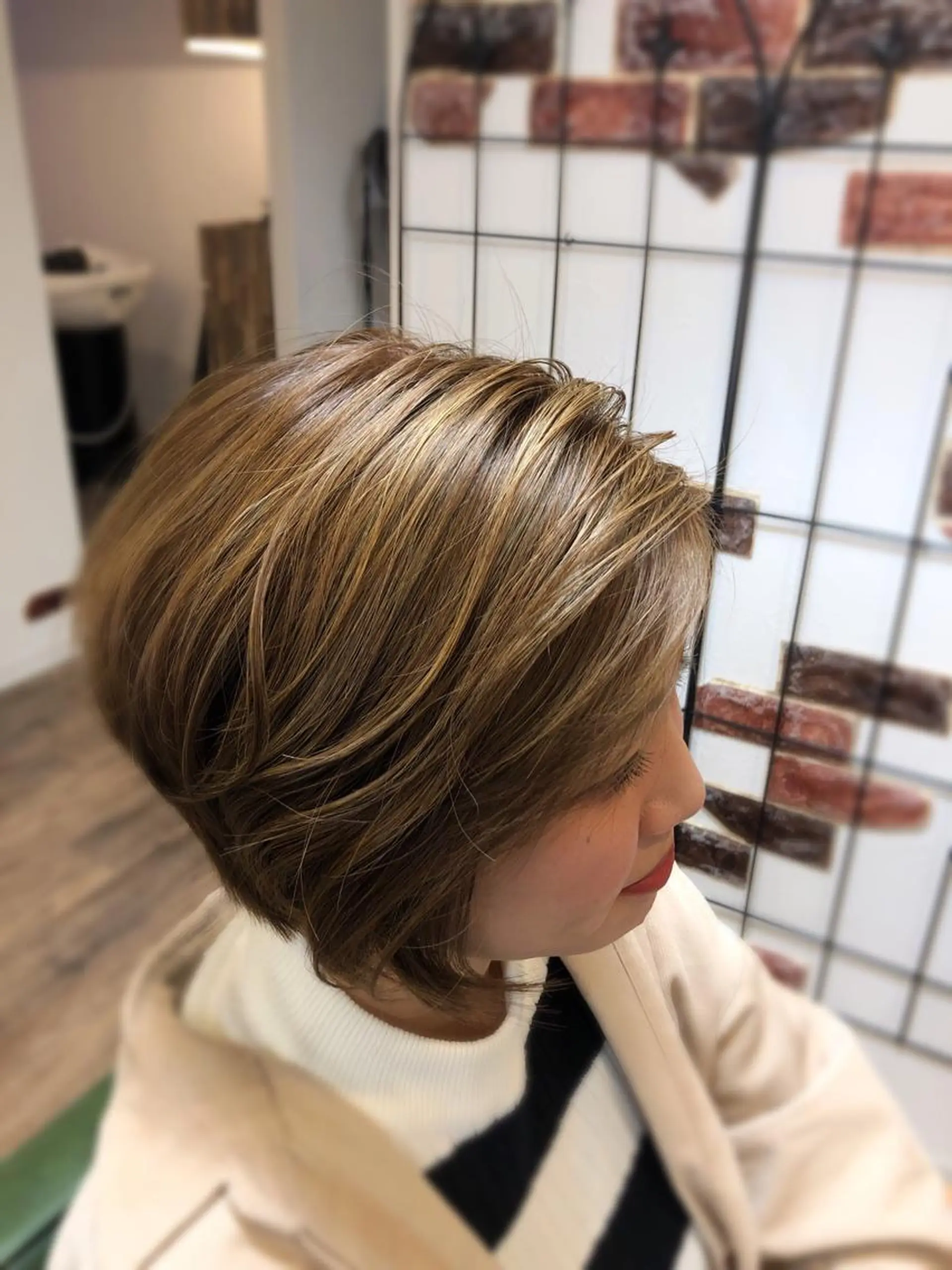 ショート カラー m ā l o. マァロのヘアスタイル