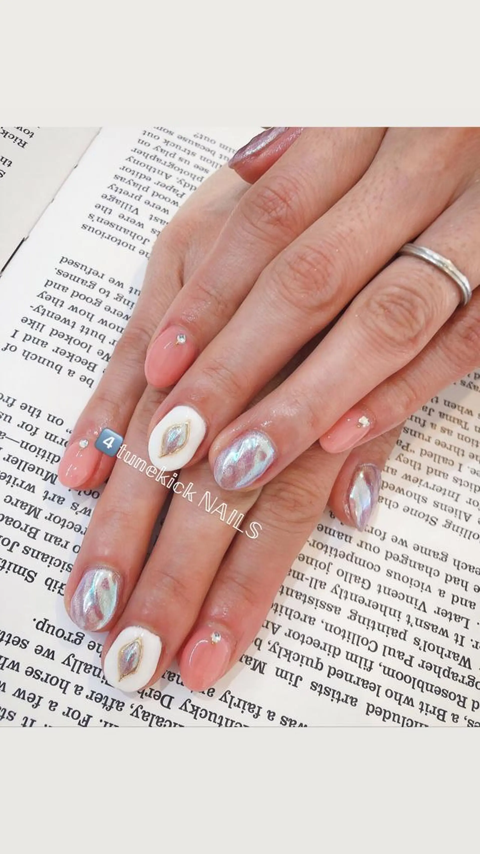 ネイル オーロラネイル 星野 淳子のネイルデザイン