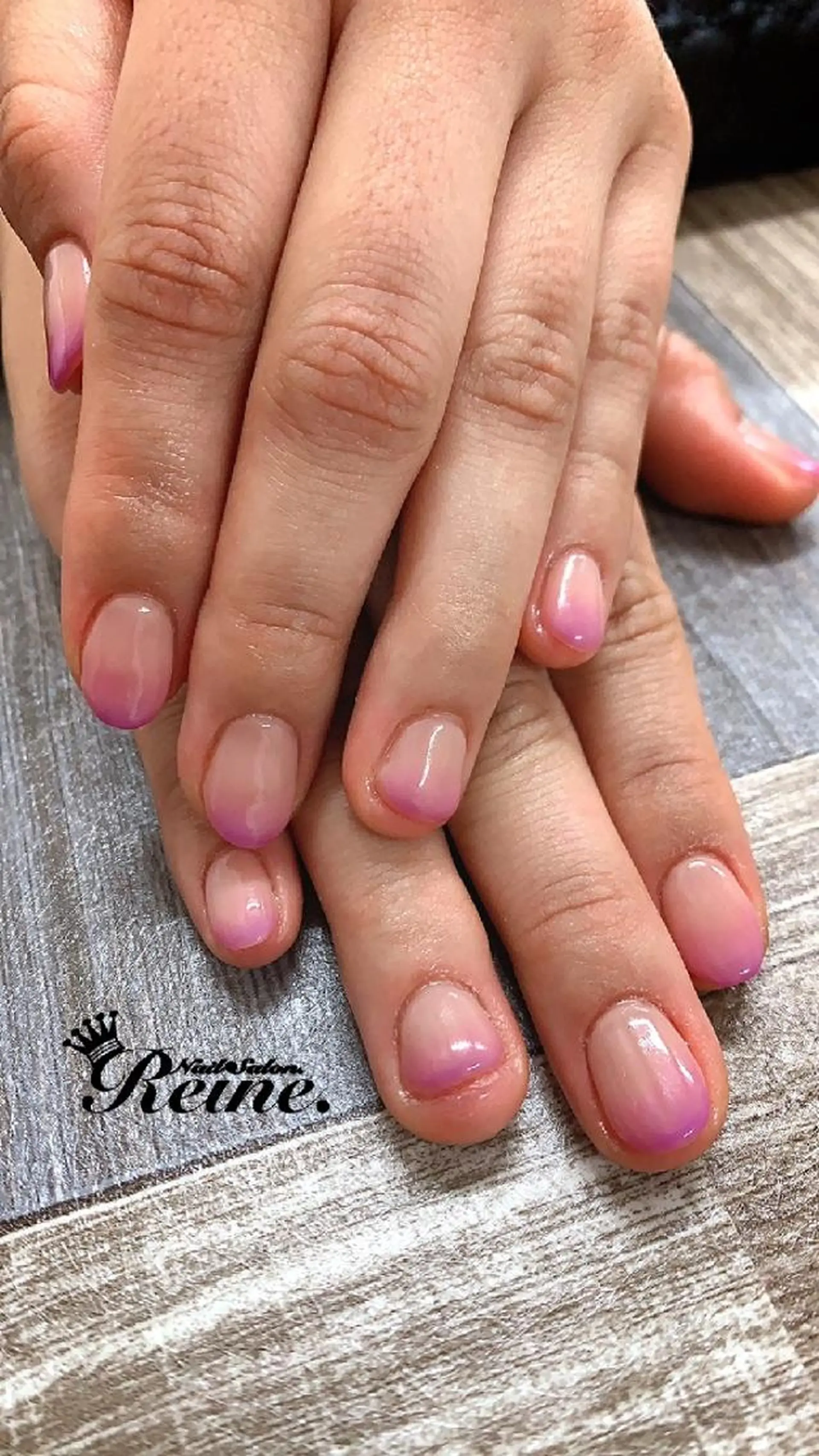 ネイル グラデーション ピンク Nailsalon Reine所属・玉栄 伶奈のネイルデザイン