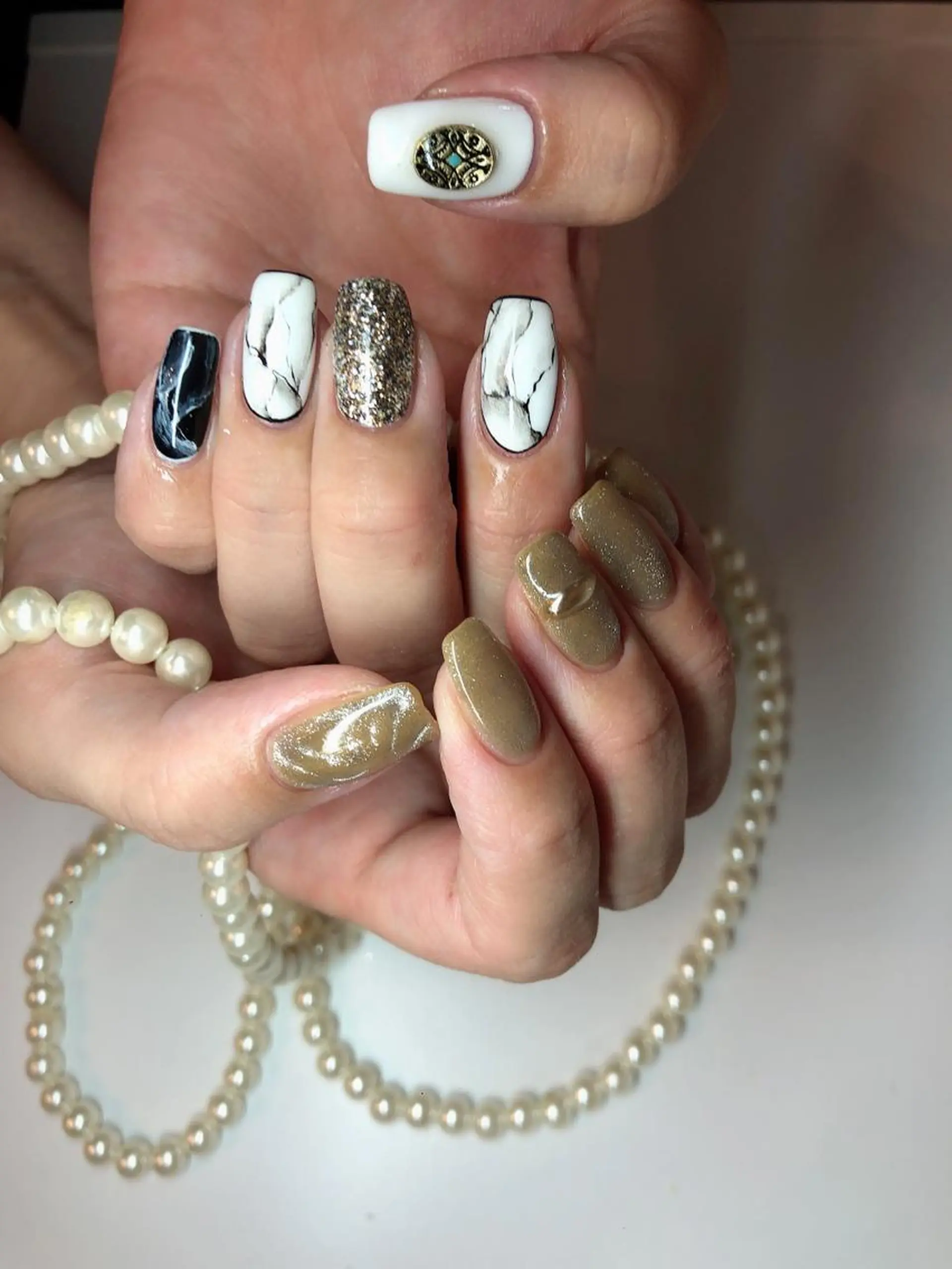 ミディアム ネイル ハンドネイル 長さ出し専門 nynaのネイルデザイン