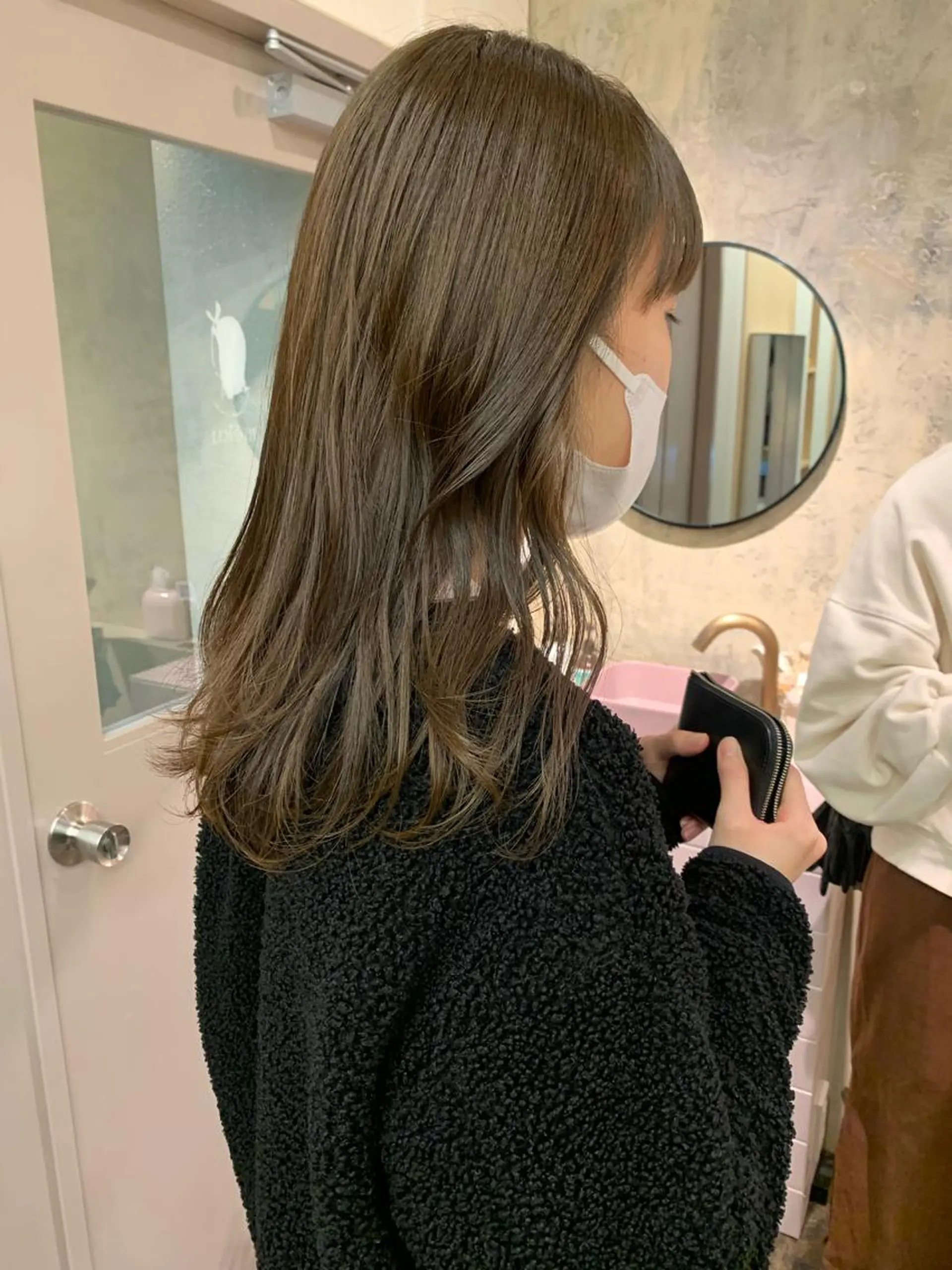 セミロング カラー ブリーチ 透明感カラー ブリーチなしカラー yupi🐈⬛ レイヤー/パーマのヘアスタイル