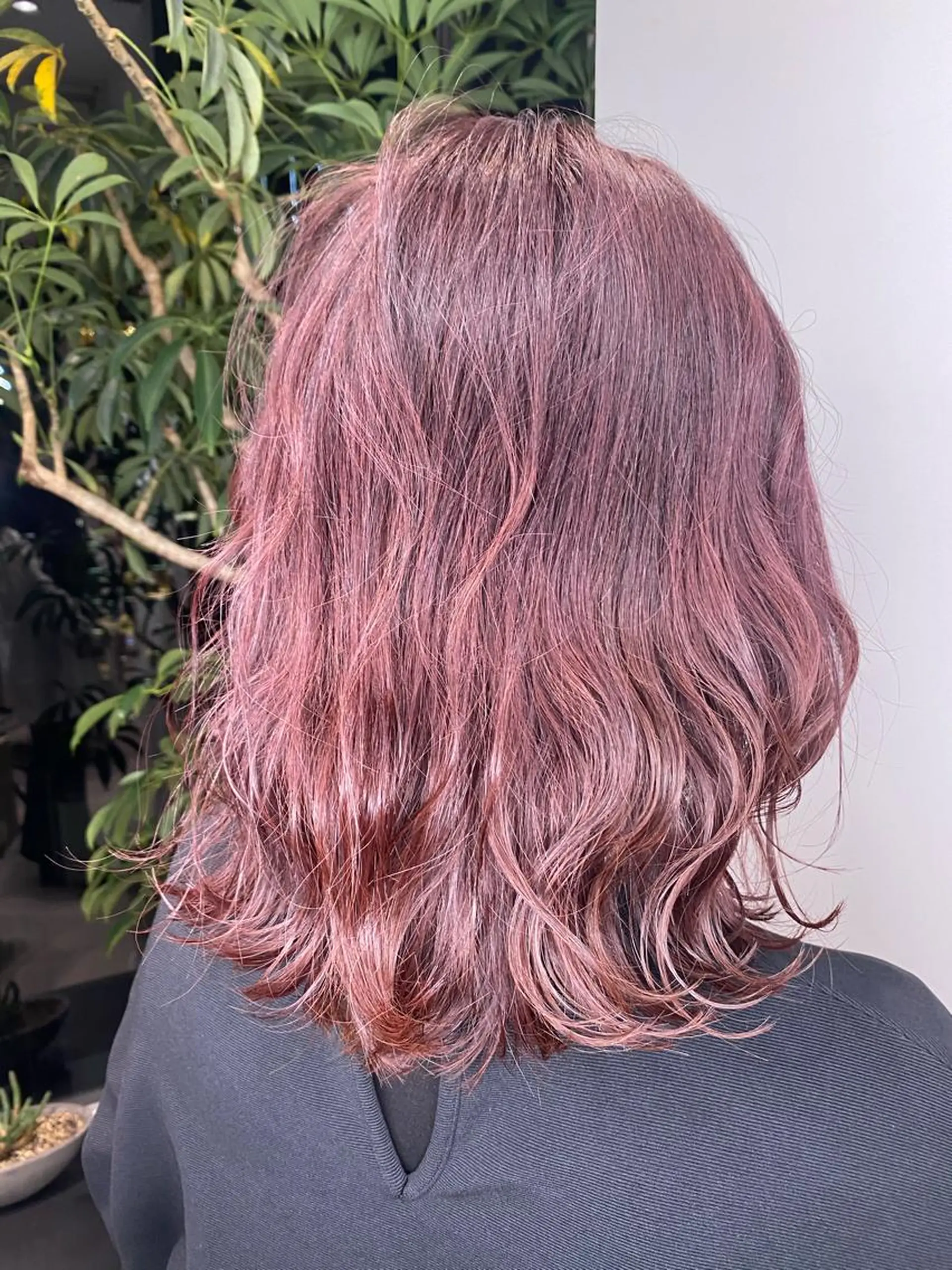 ミディアム デザインカラーウルフ 宙也のヘアスタイル