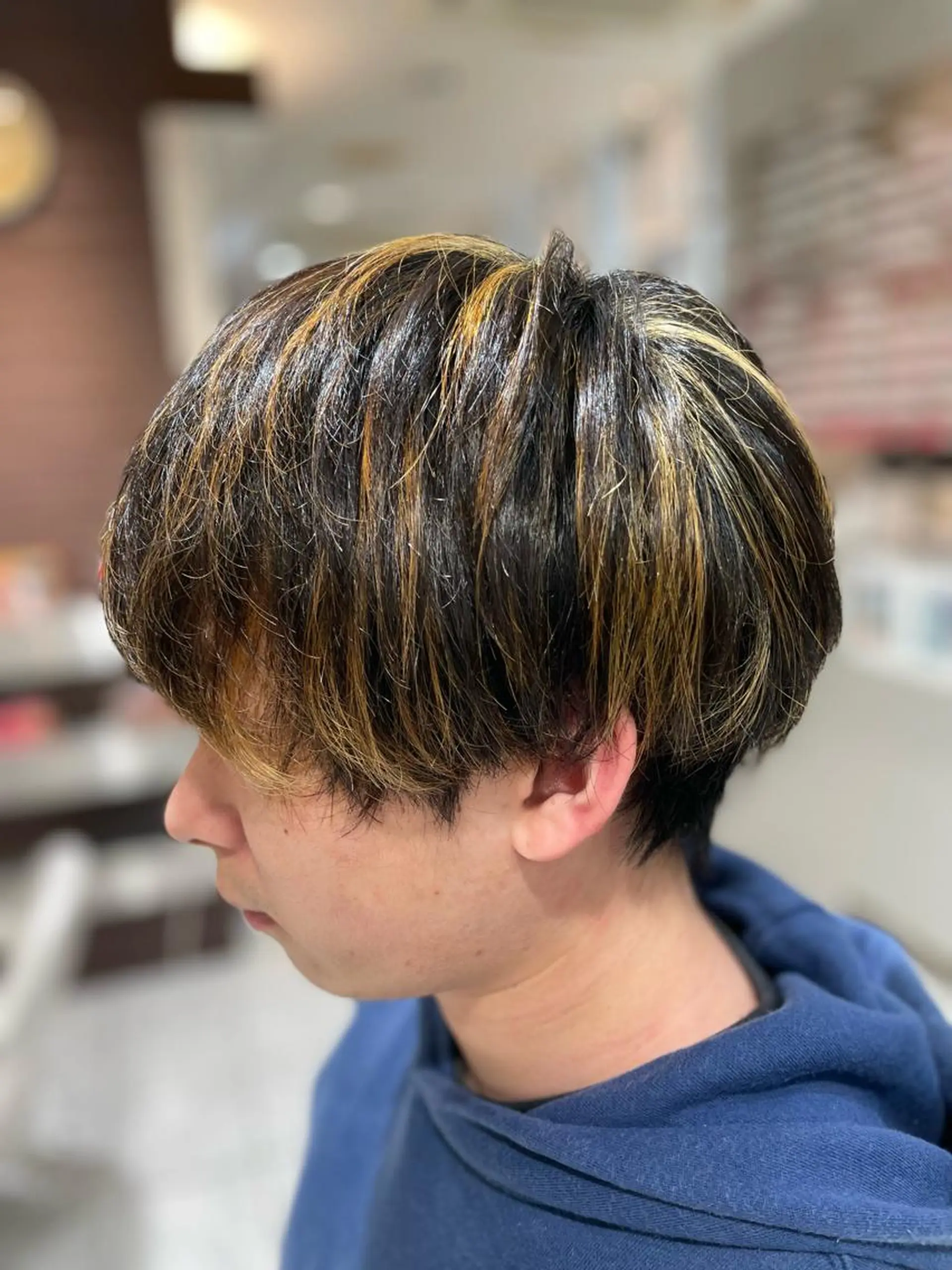 カラー メンズ メンズハイライト 抜きっぱなしブロンド ハイライトカラー AGU 三条店 林　雄のヘアスタイル